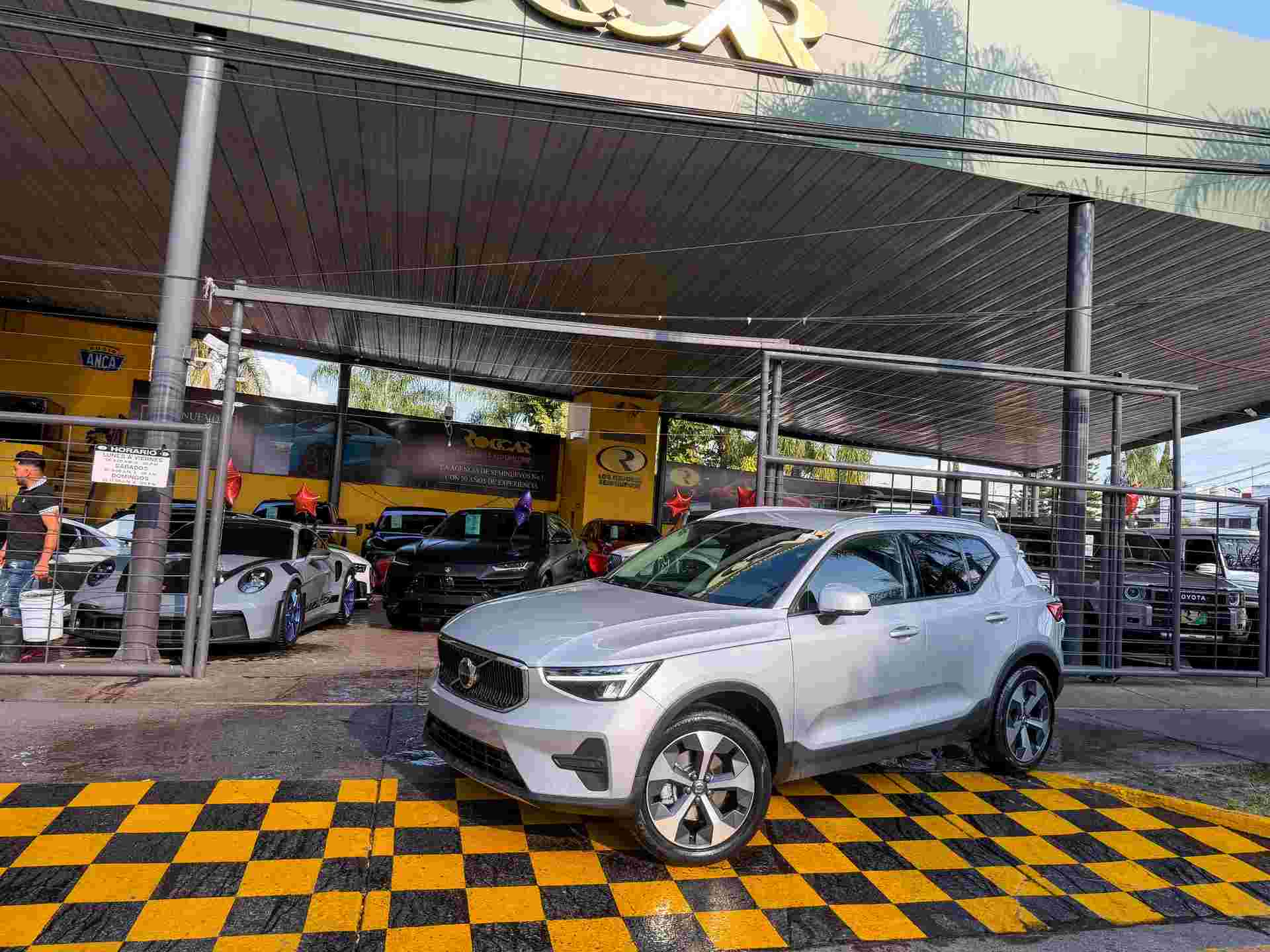 2023 Volvo Xc40
