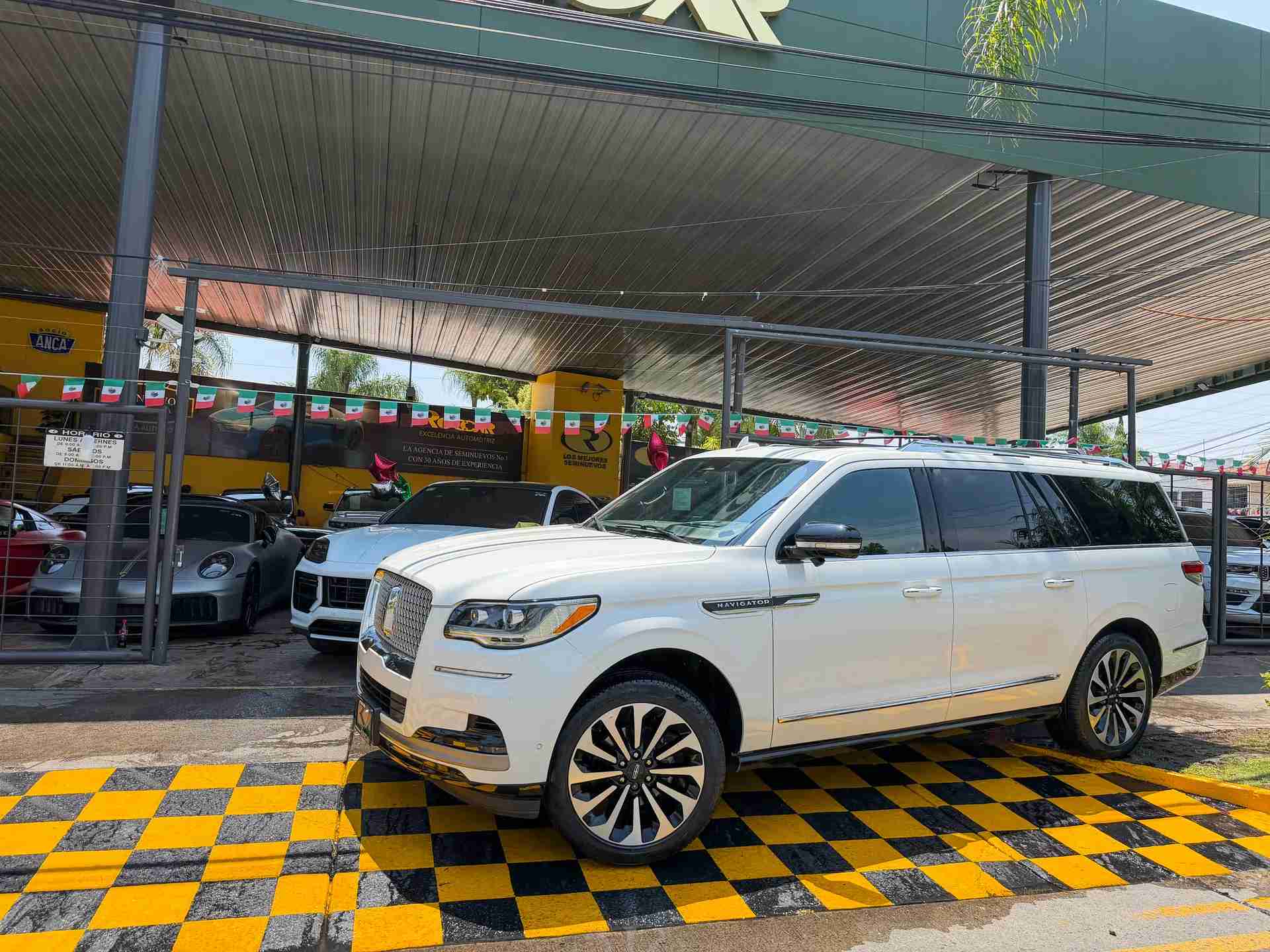 Lincoln Navigator
