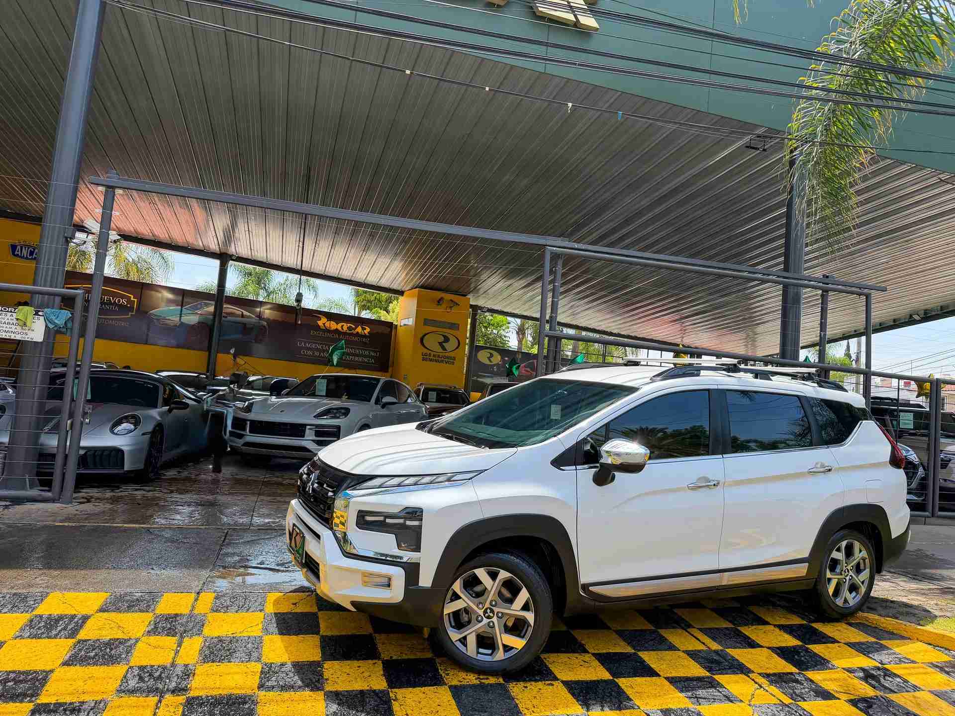 Mitsubishi Expander
