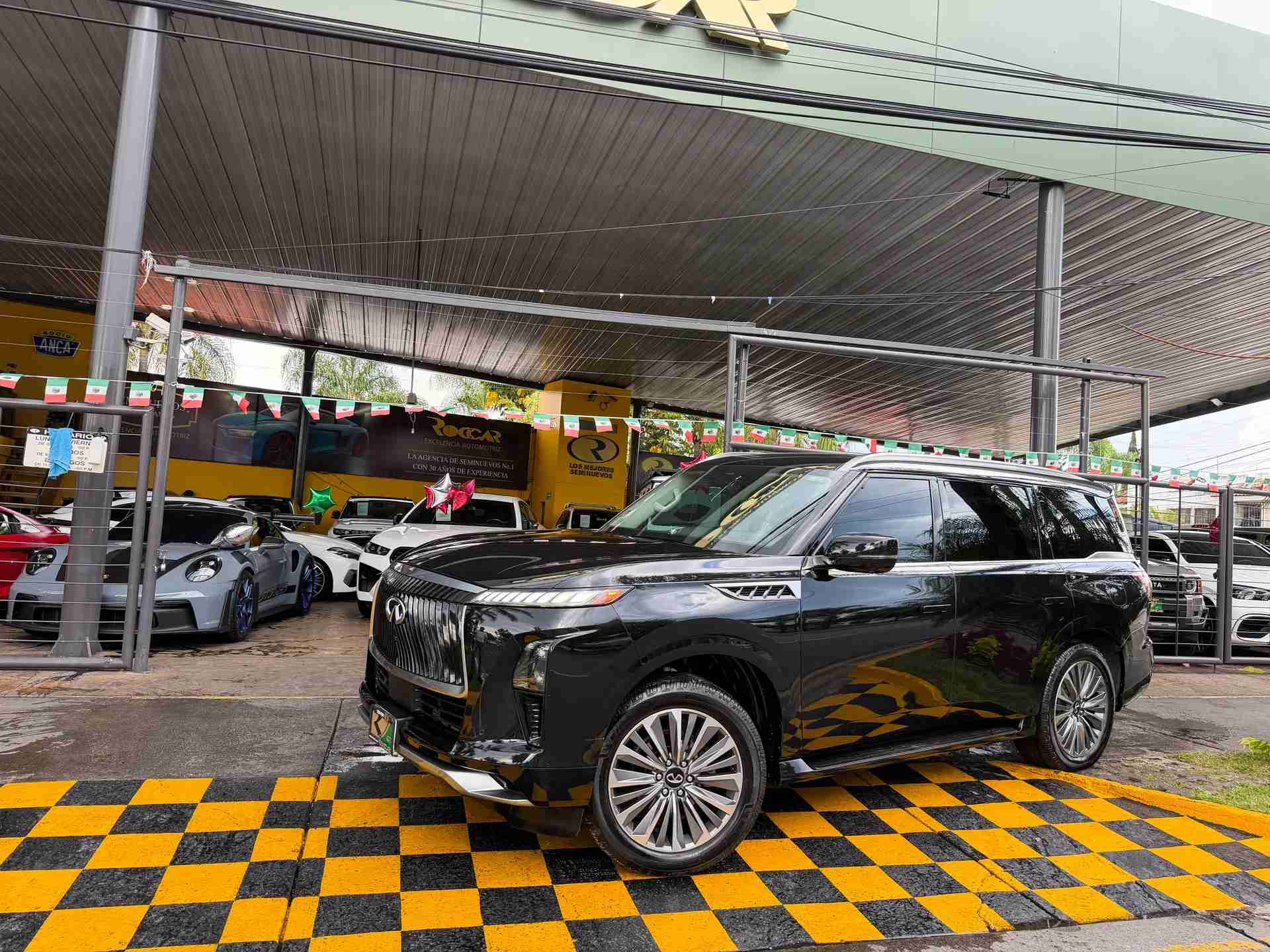 Infiniti QX80