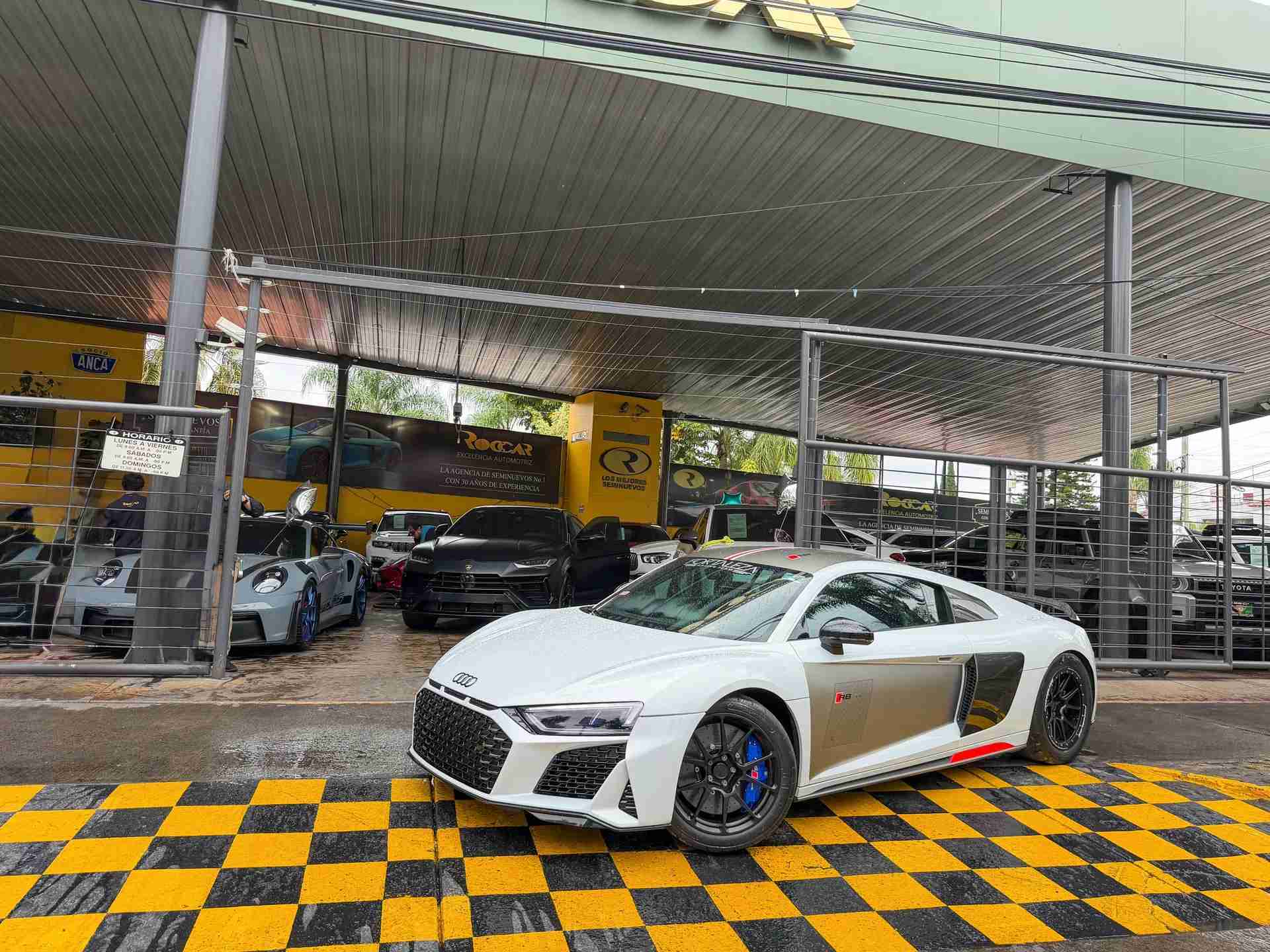 Audi R8