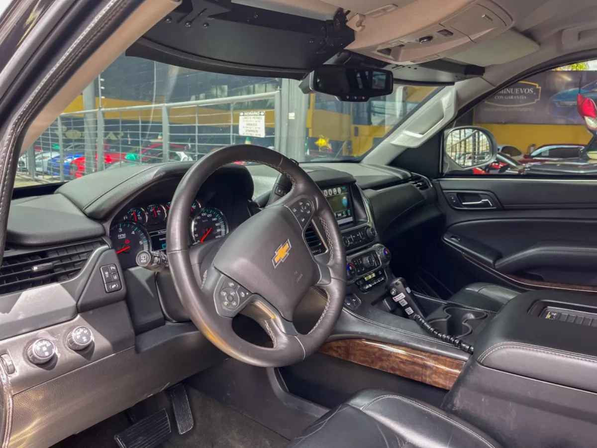 Car image 8