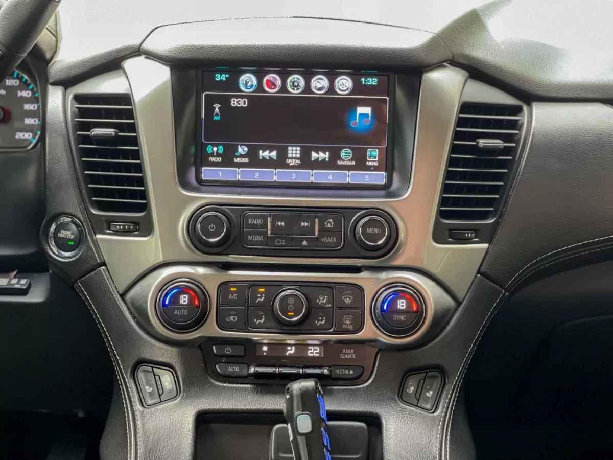 Car image 10