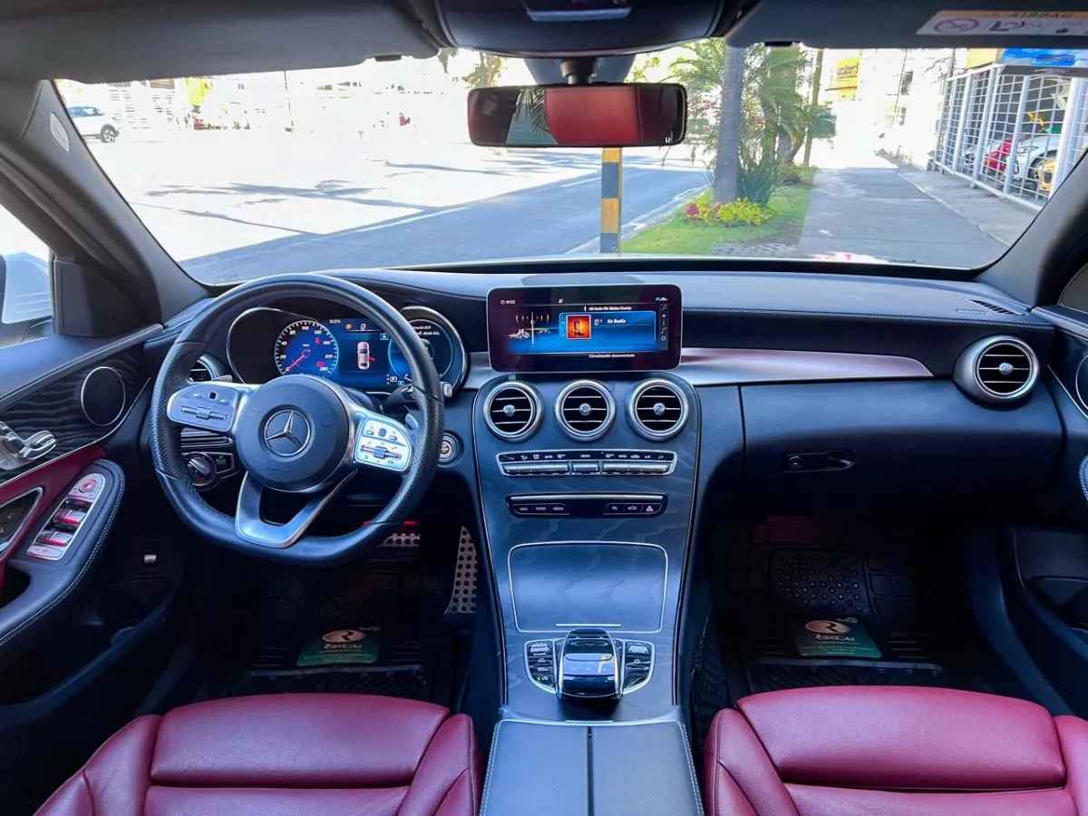Car image 14