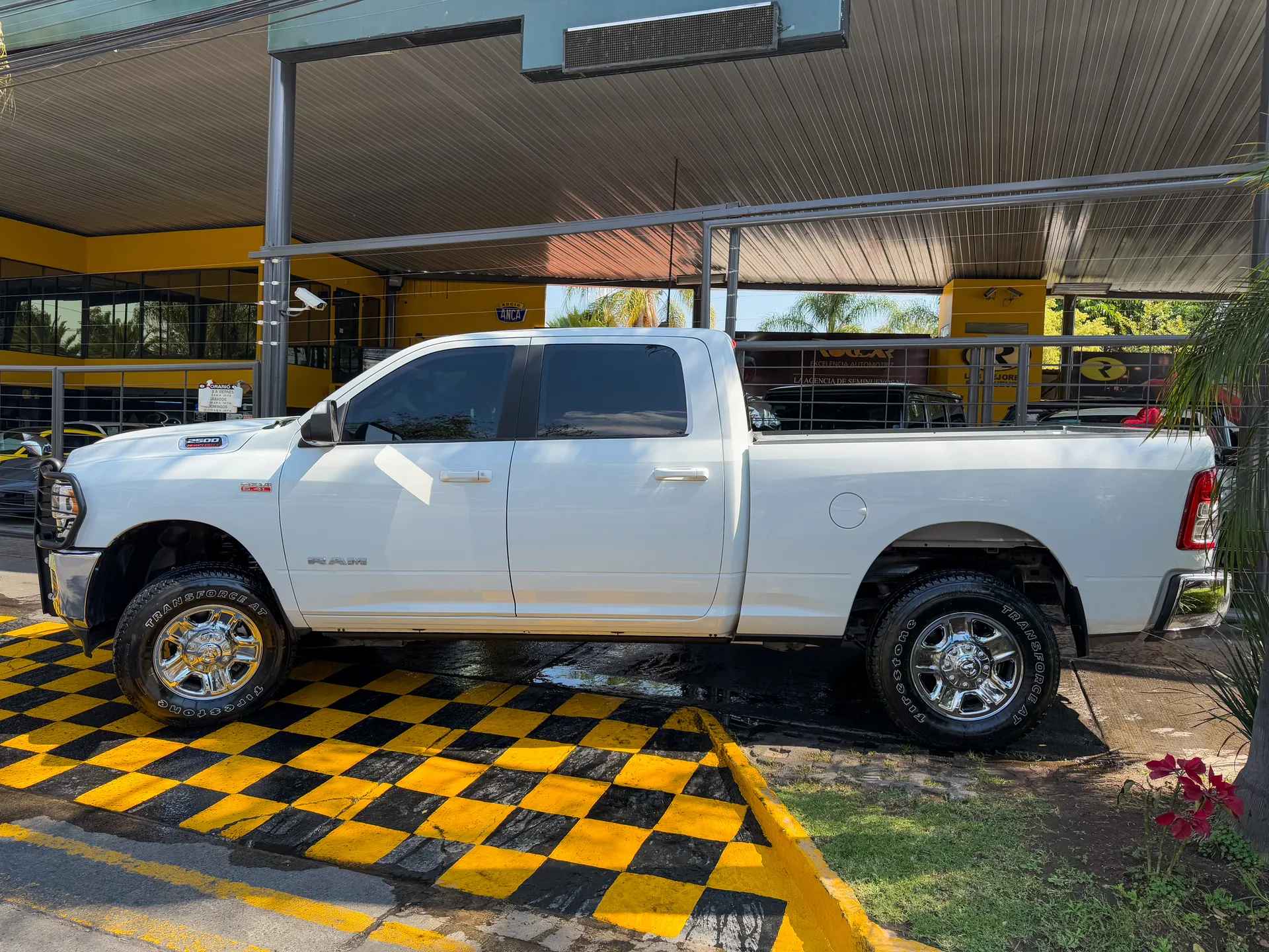 Car image 6