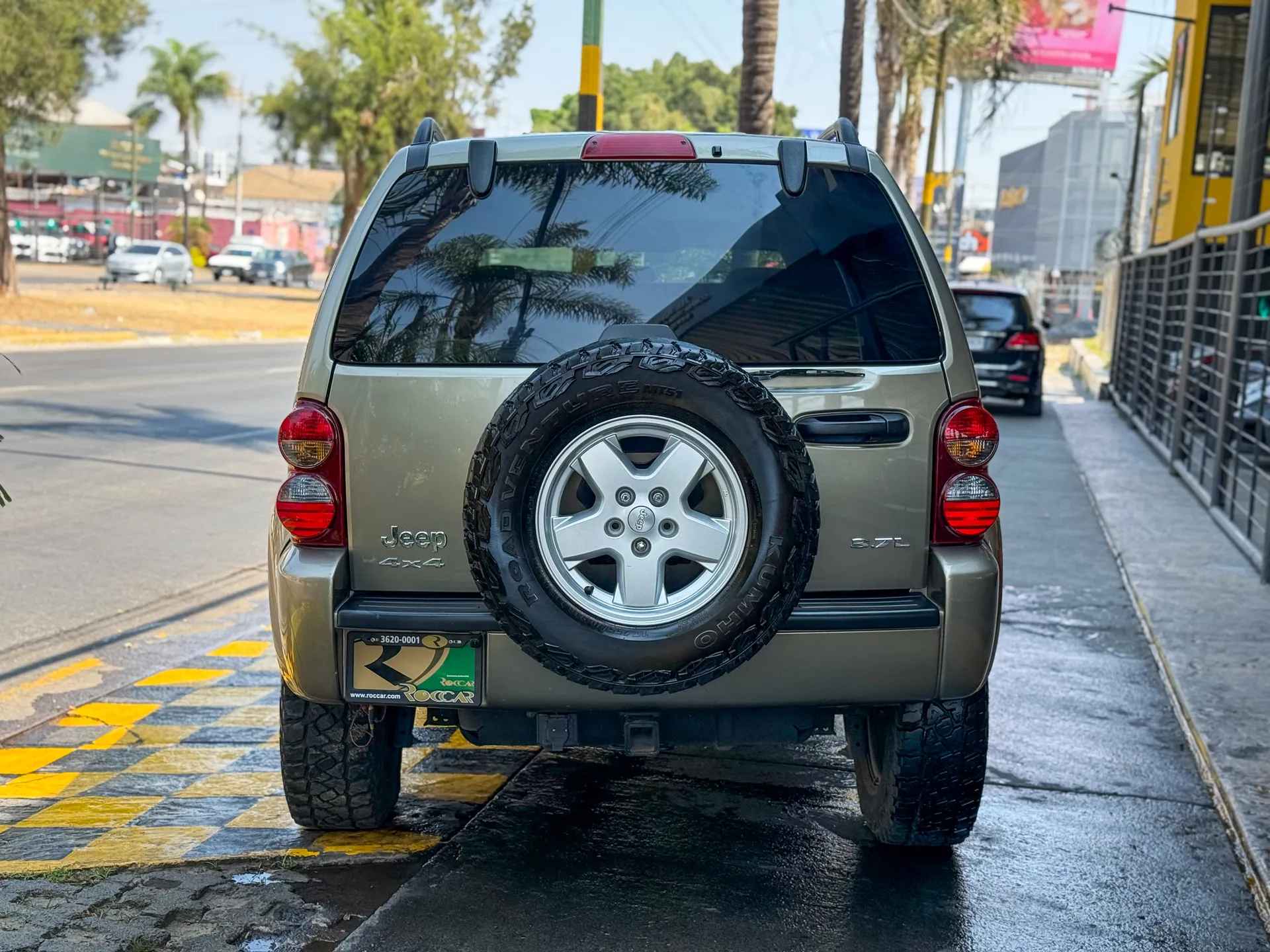 Car image 8