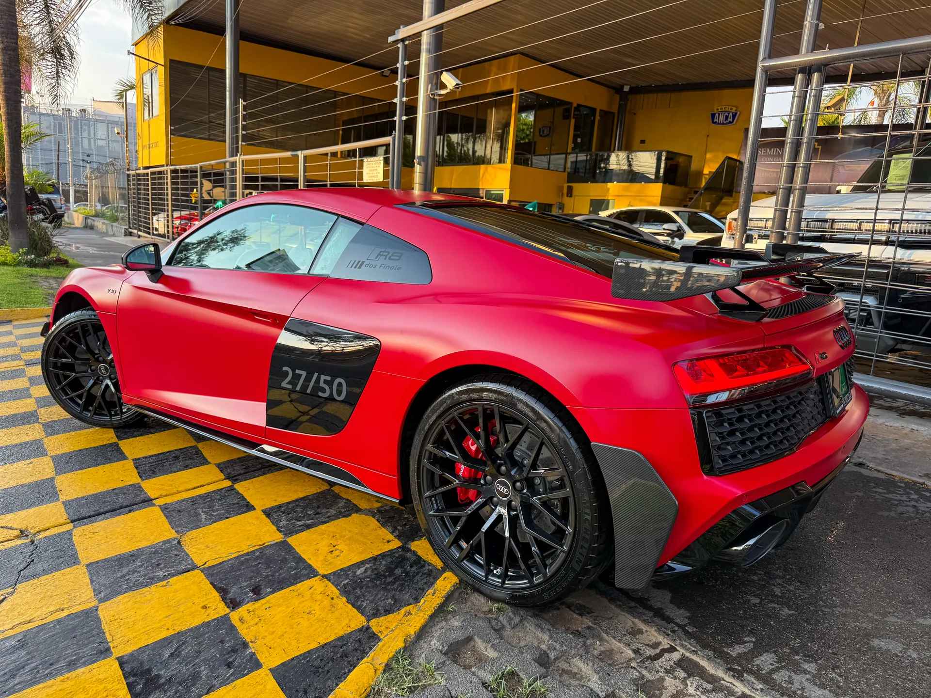Car image 9