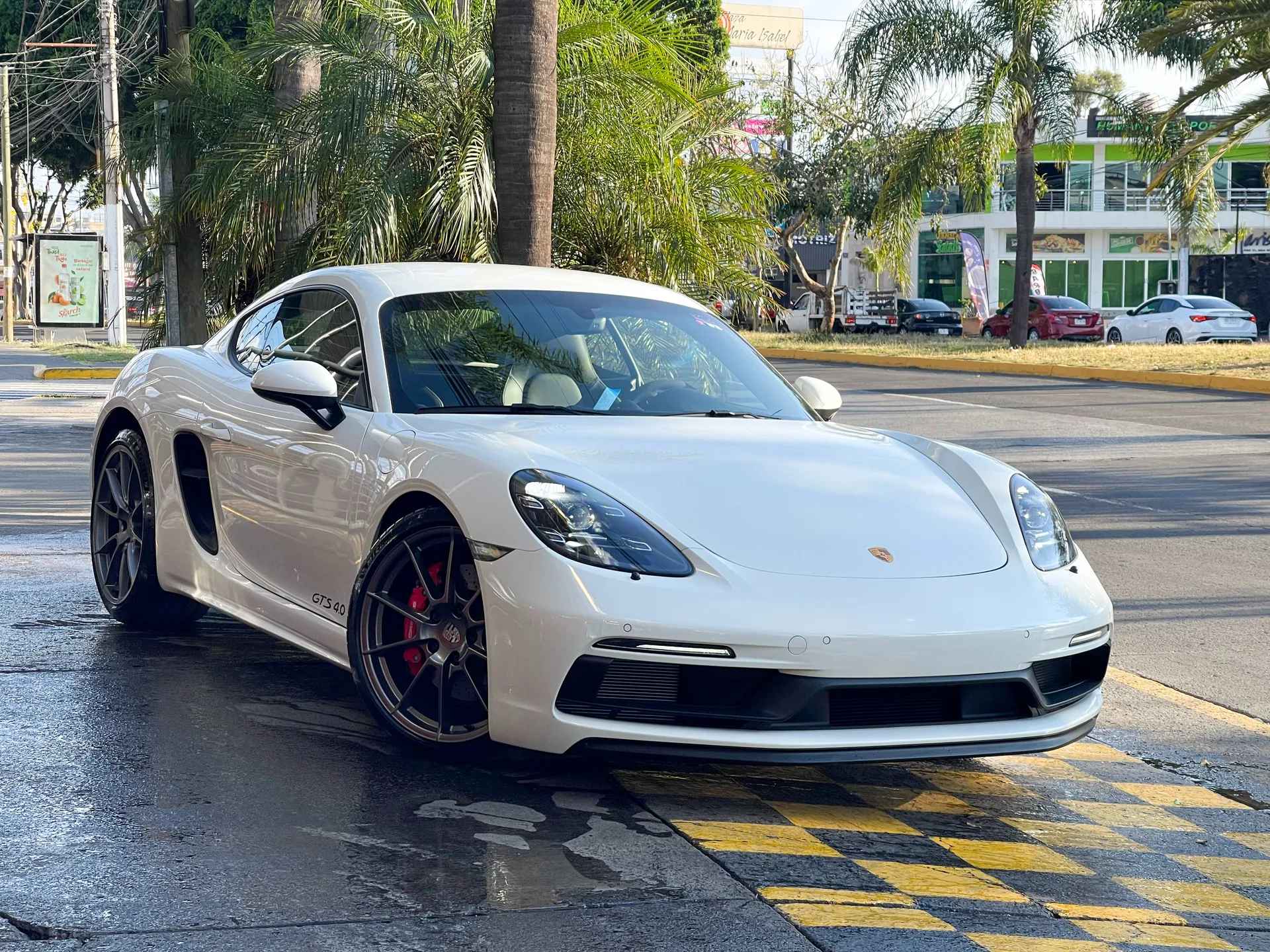 Car image 3