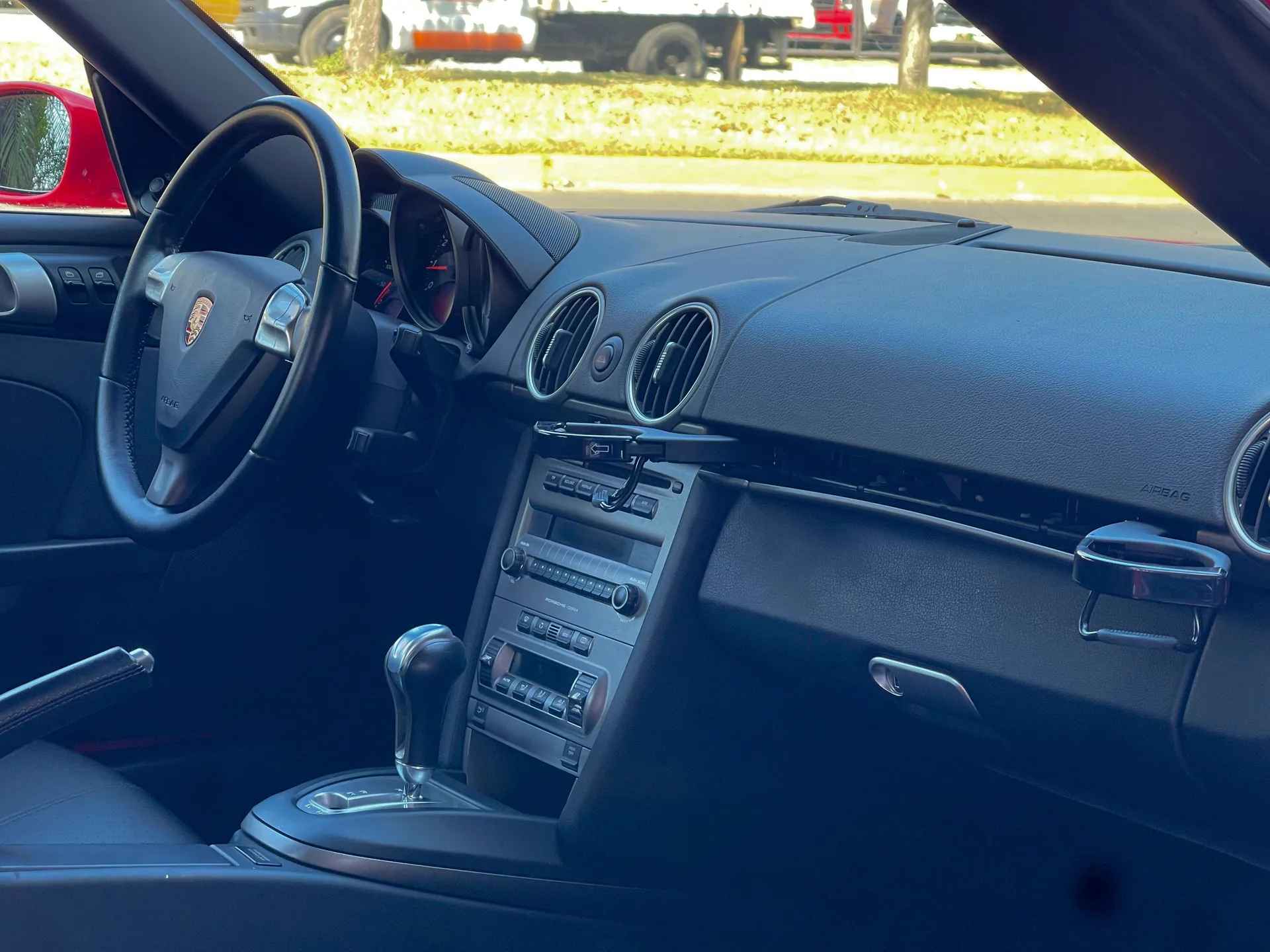 Car image 12