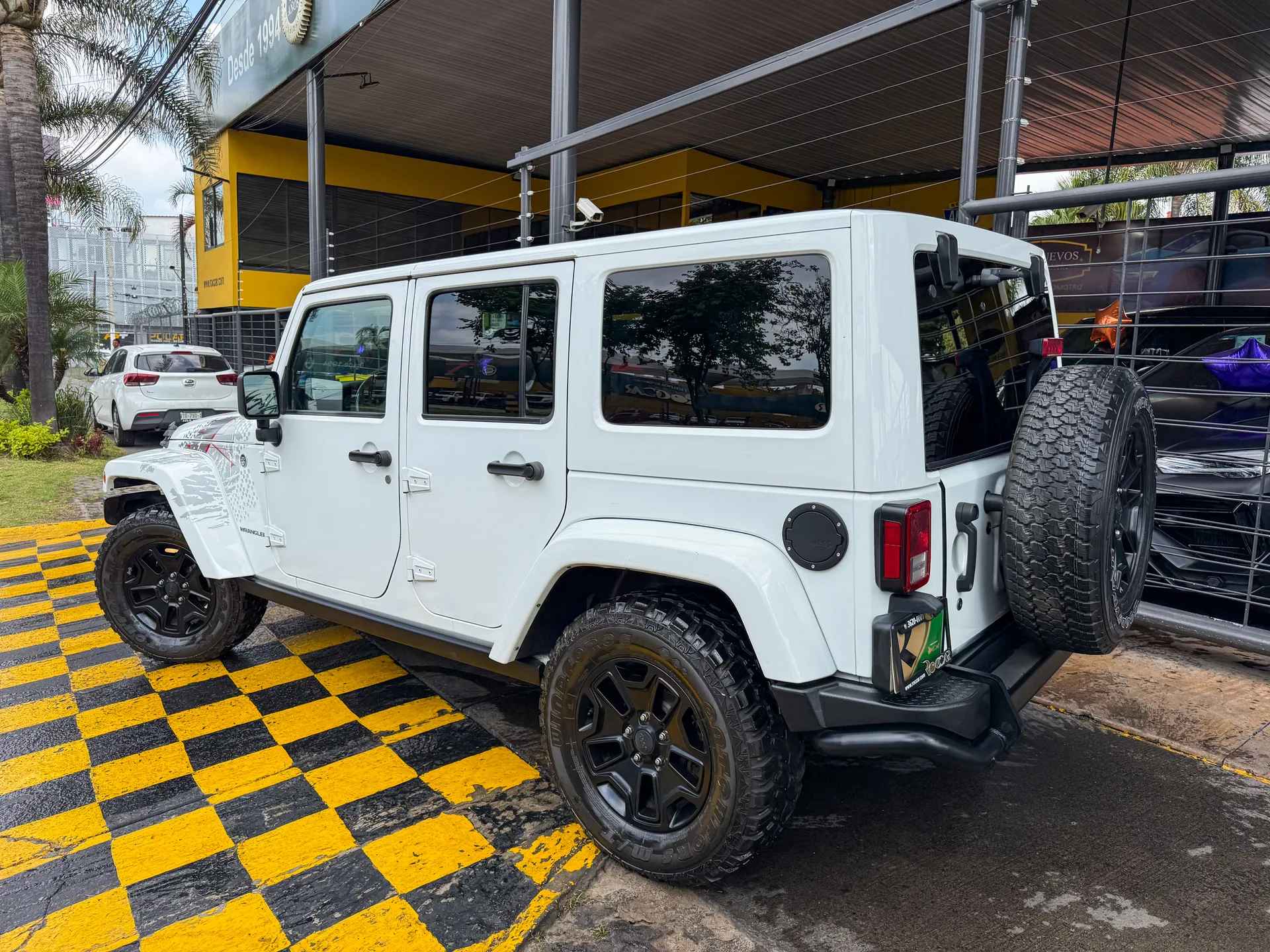 Car image 7