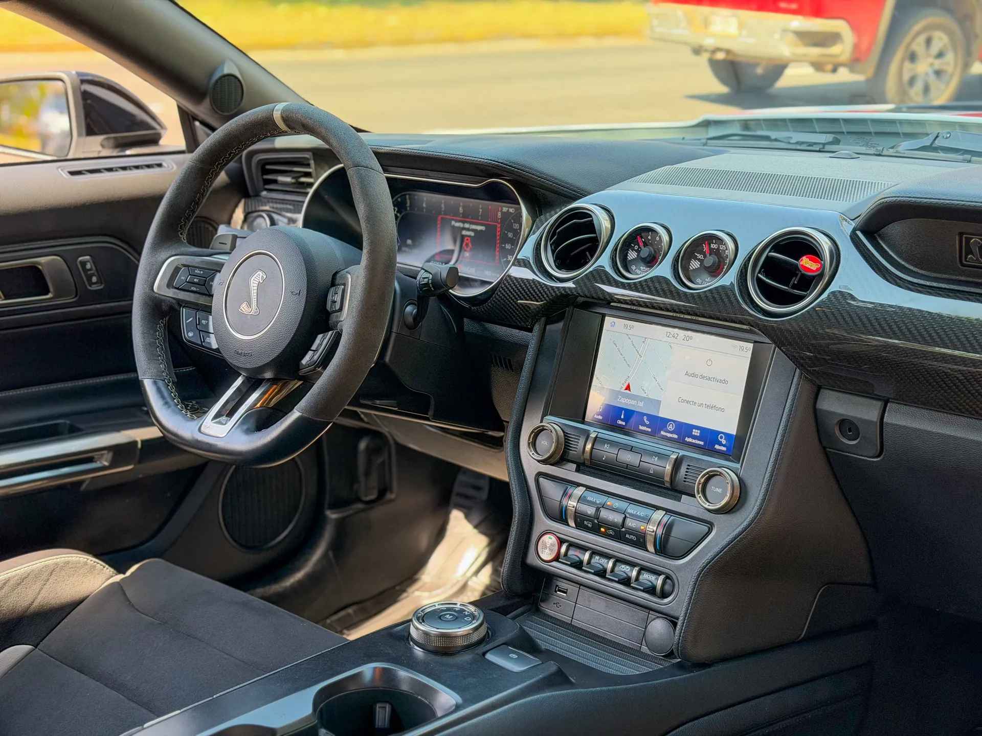 Car image 13
