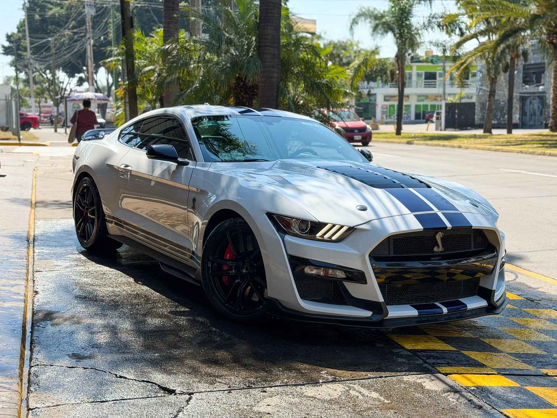 Car image 5