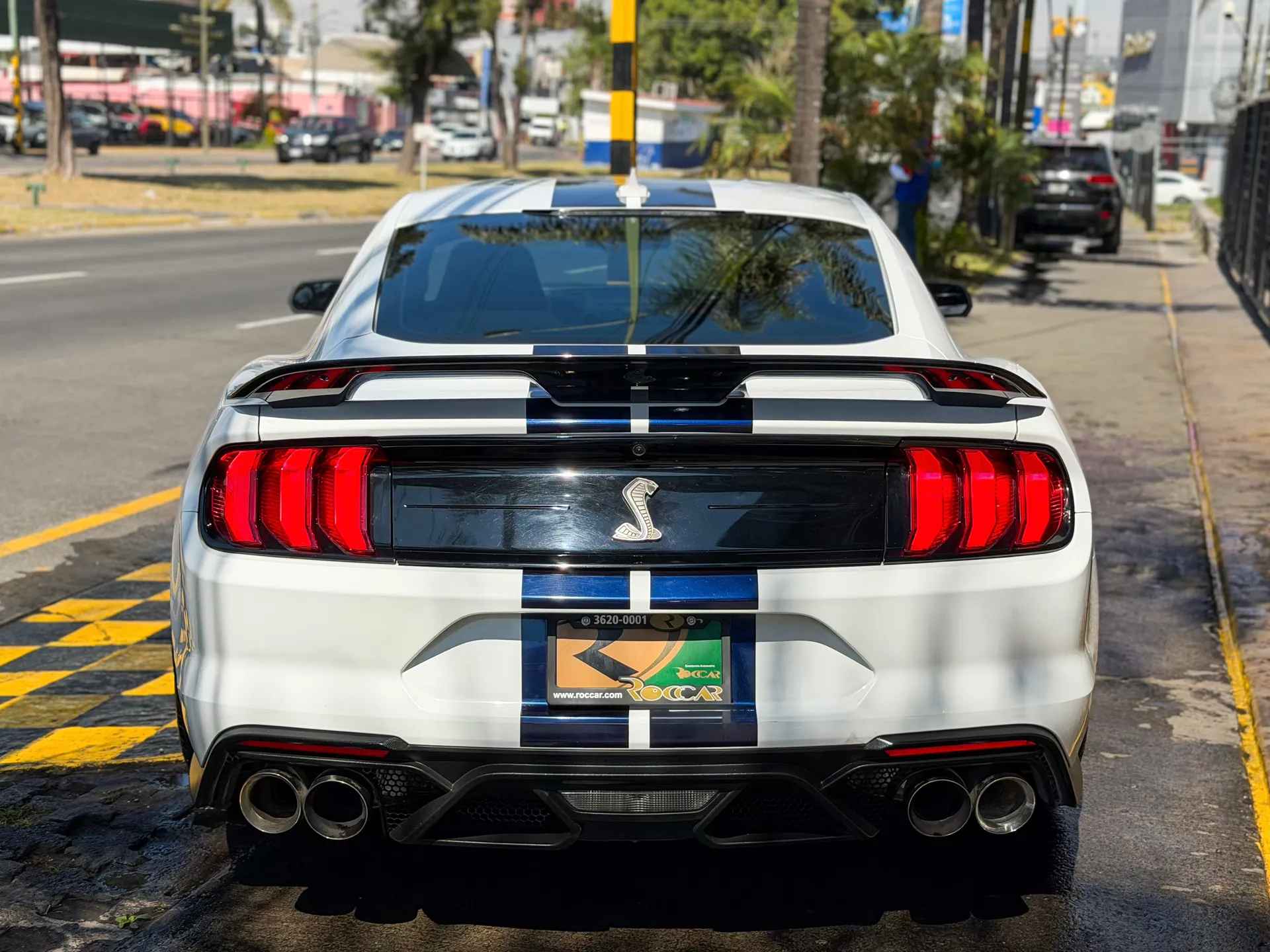 Car image 9