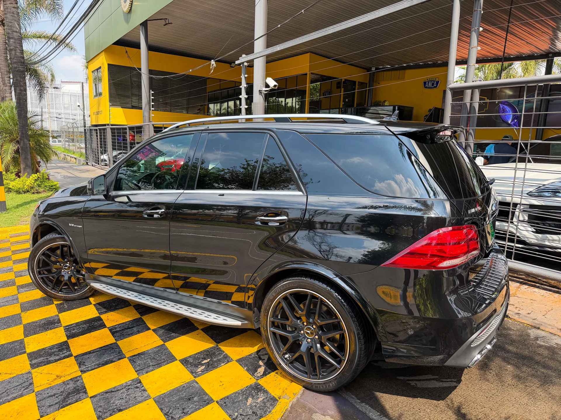 Car image 6