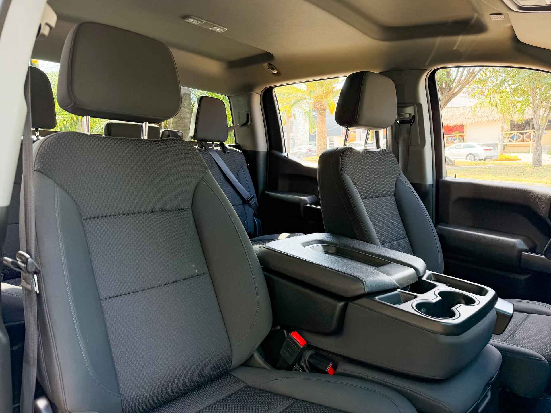 Car image 15