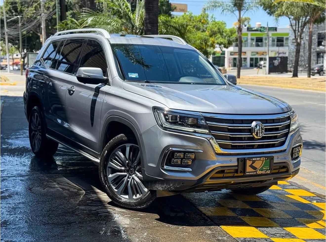 Car image 4
