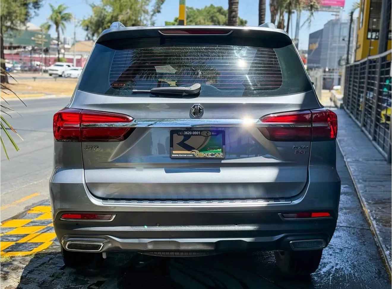 Car image 8