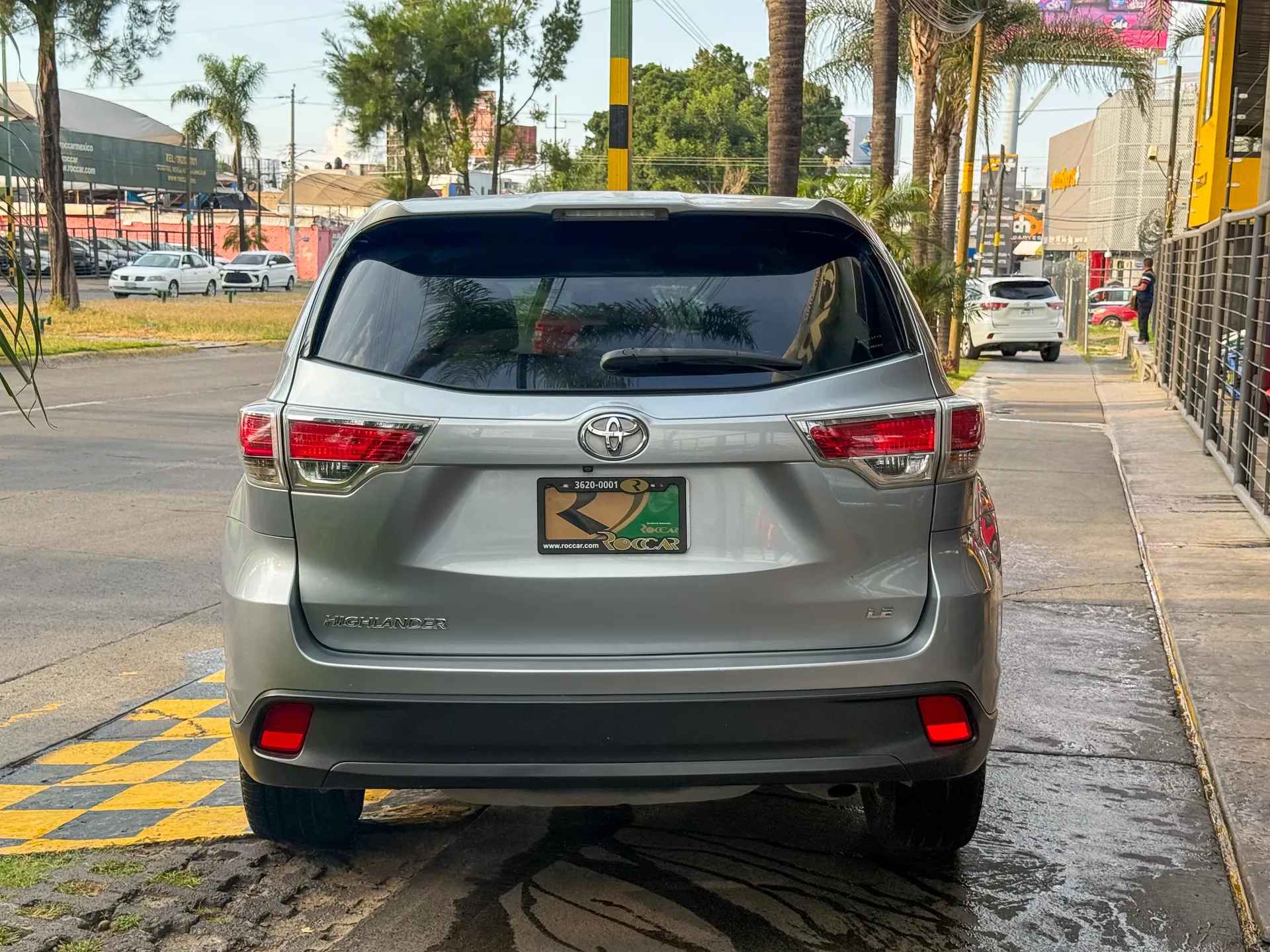 Car image 8