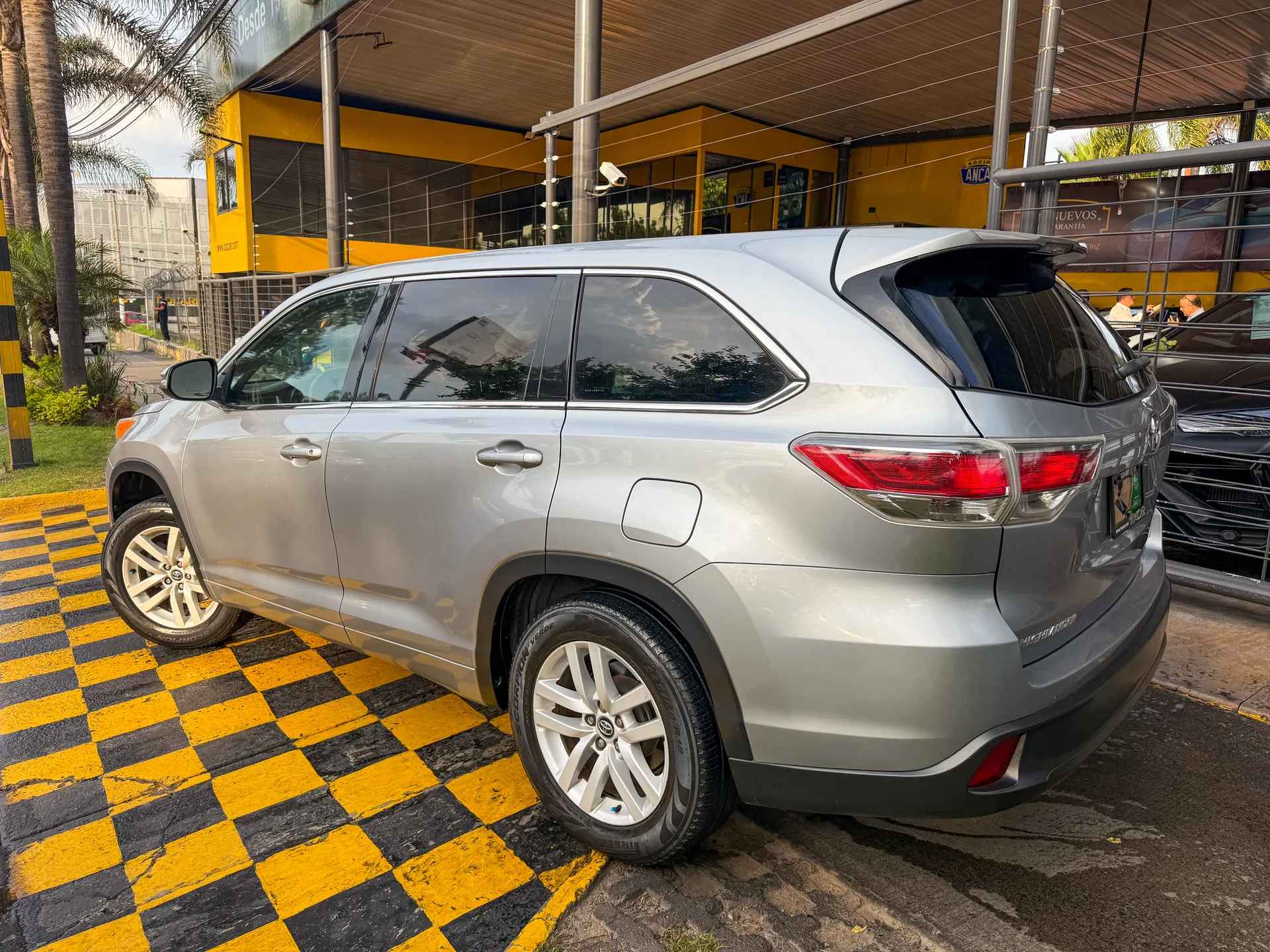 Car image 6