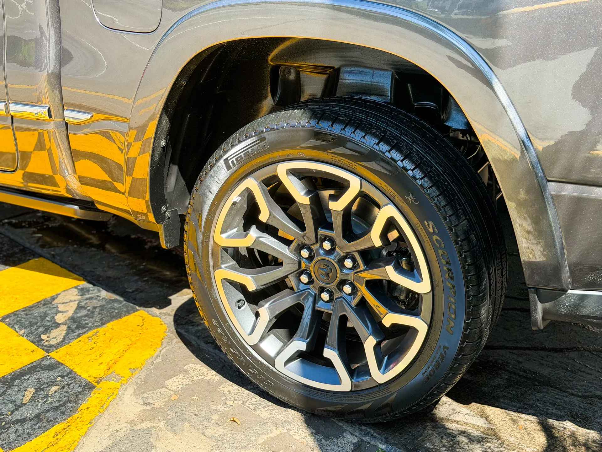 Car image 7