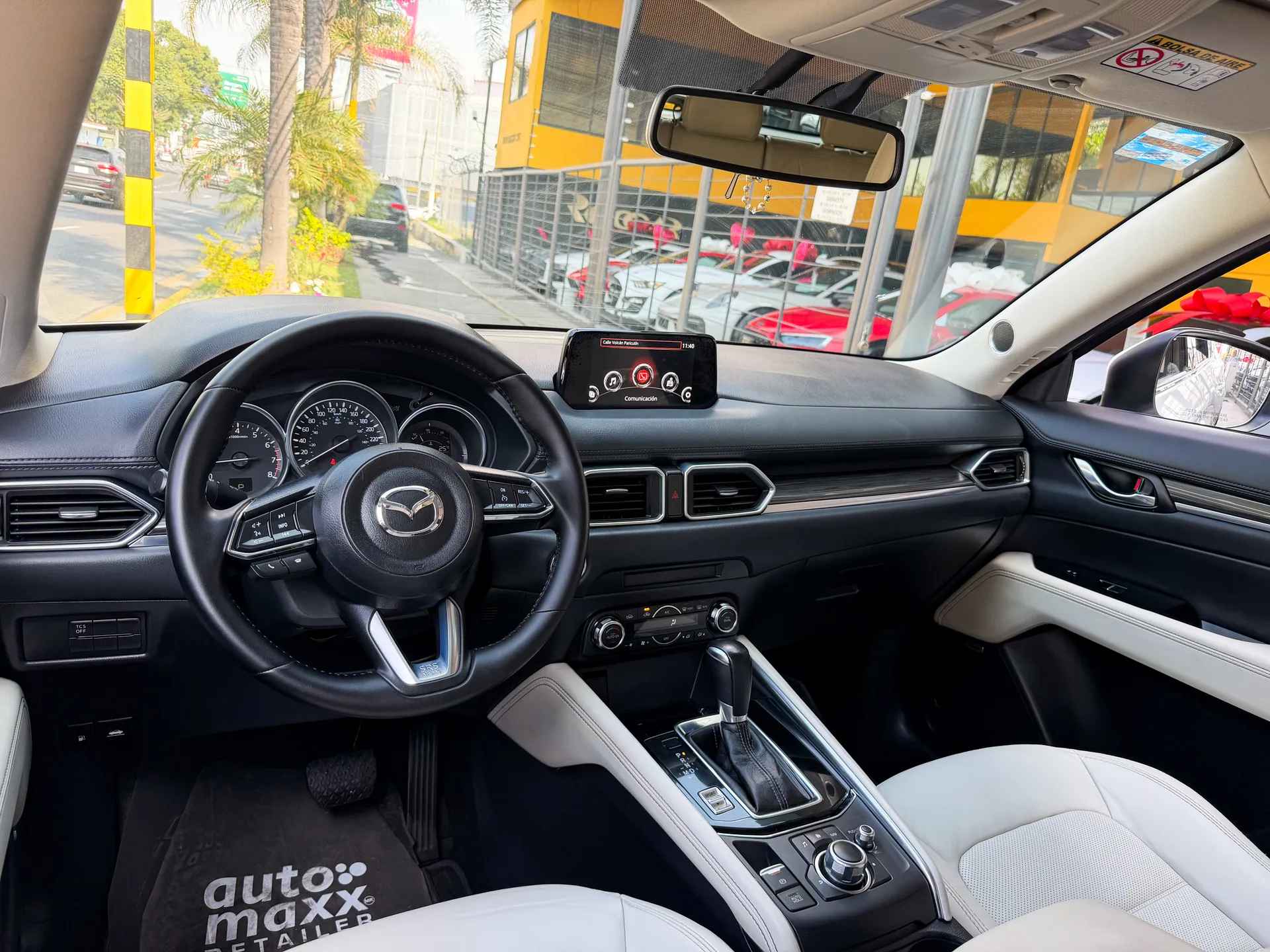 Car image 9