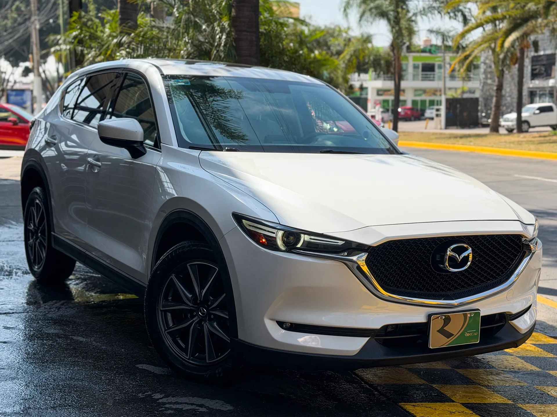 Car image 4