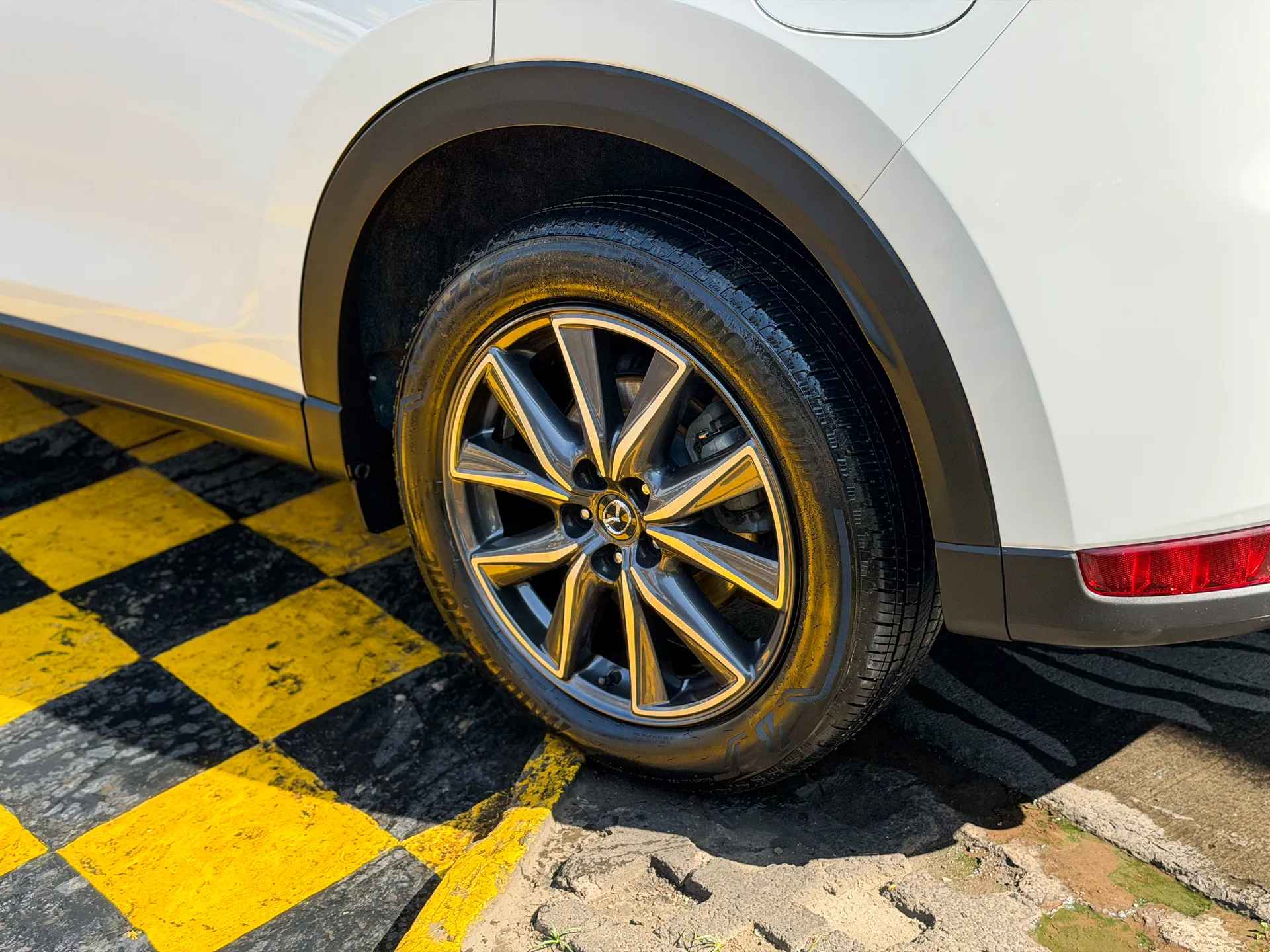 Car image 7