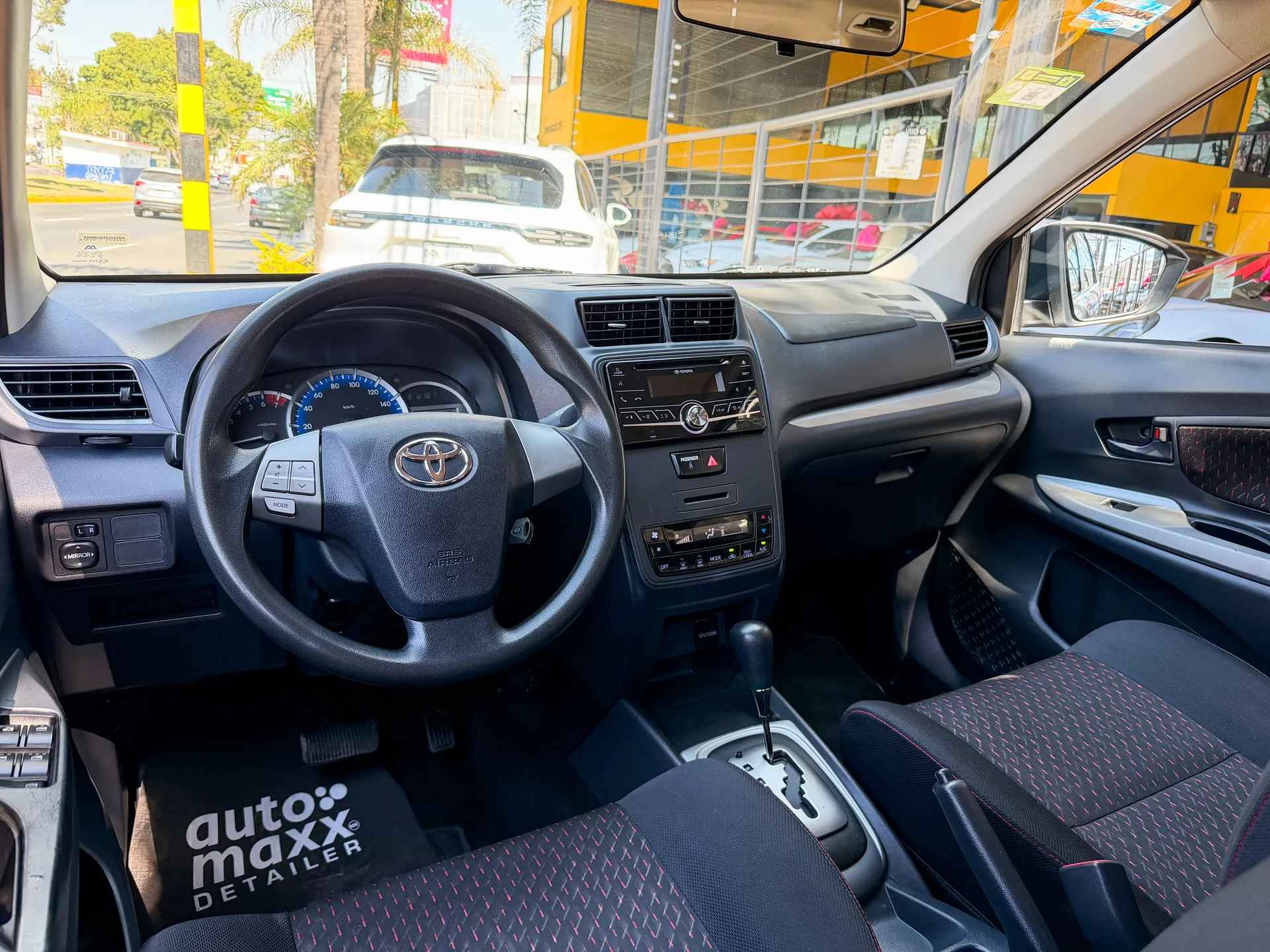 Car image 9