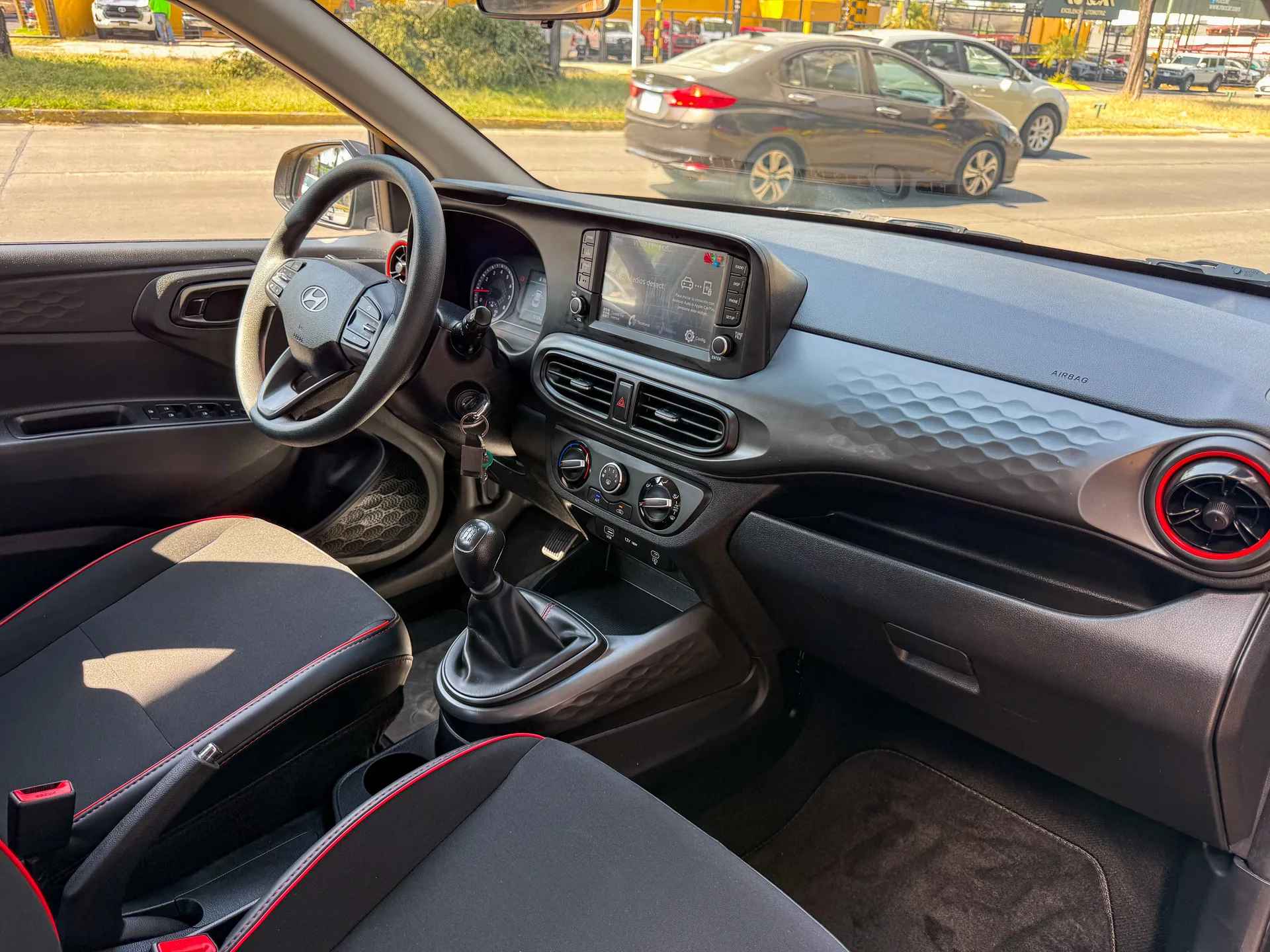 Car image 11