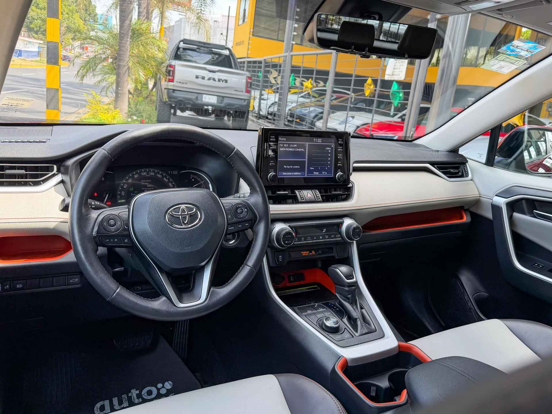 Car image 10