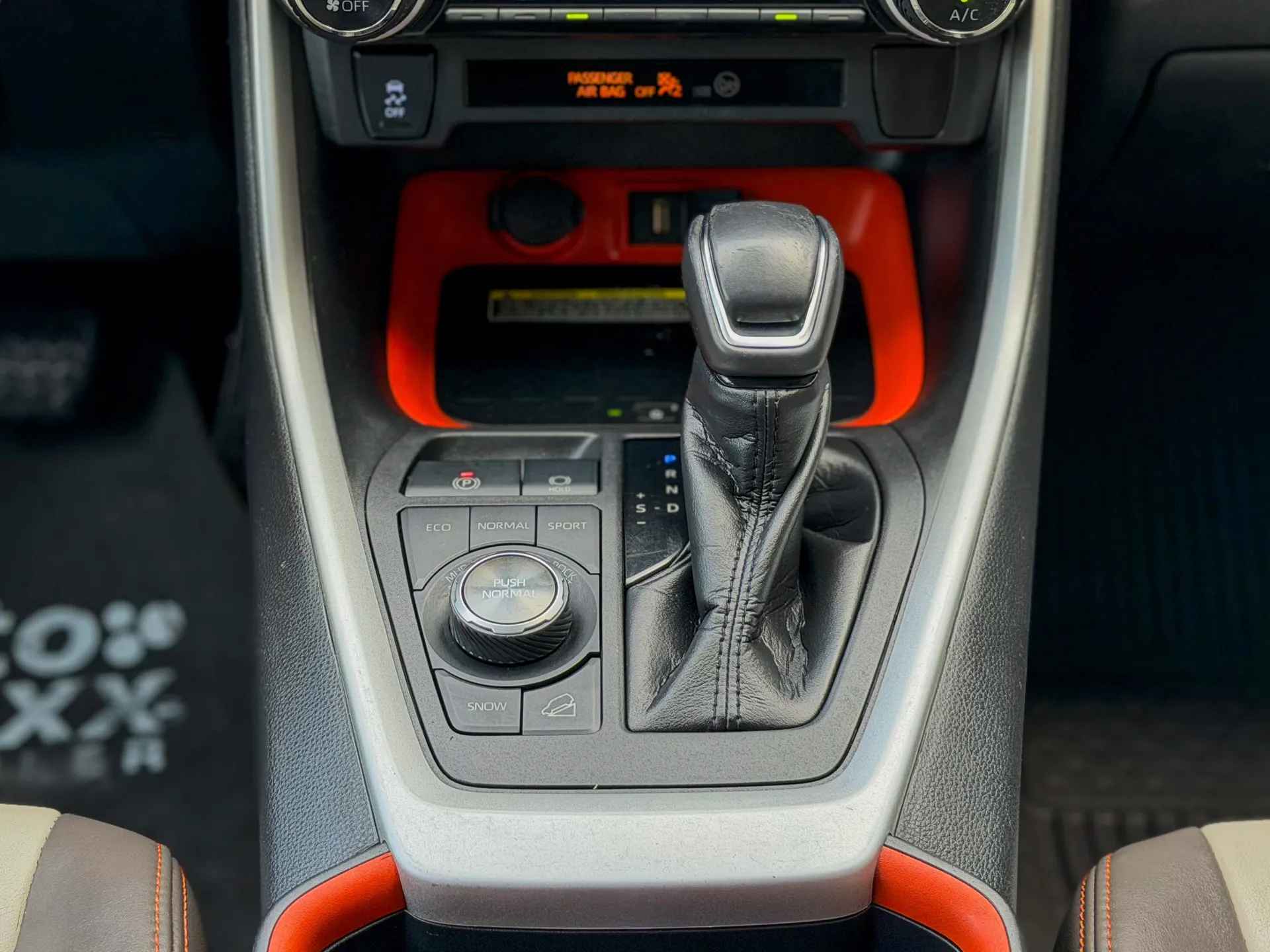 Car image 13