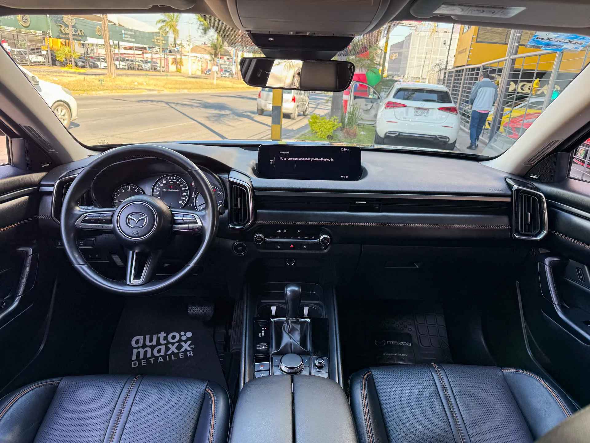 Car image 12
