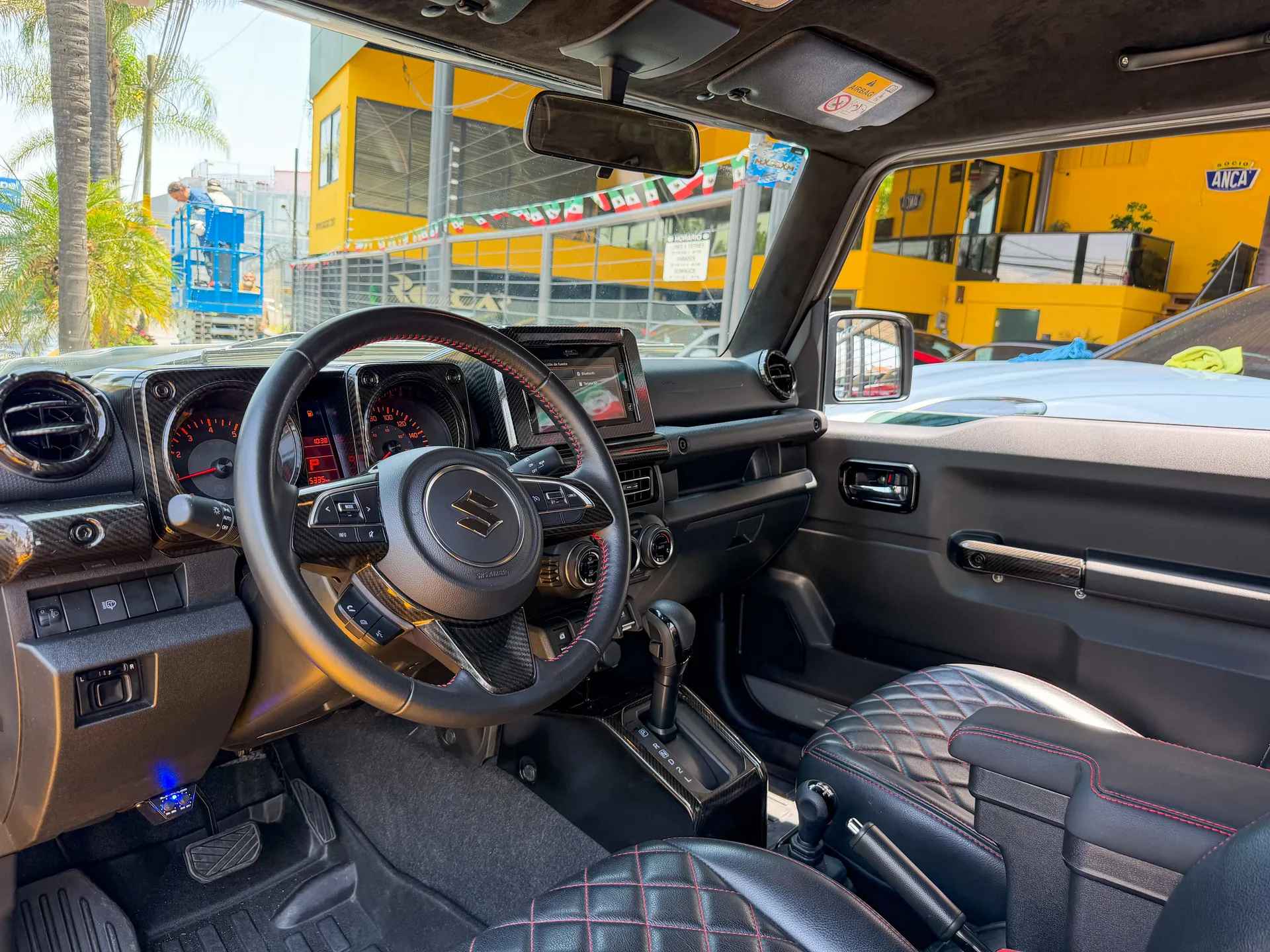 Car image 10