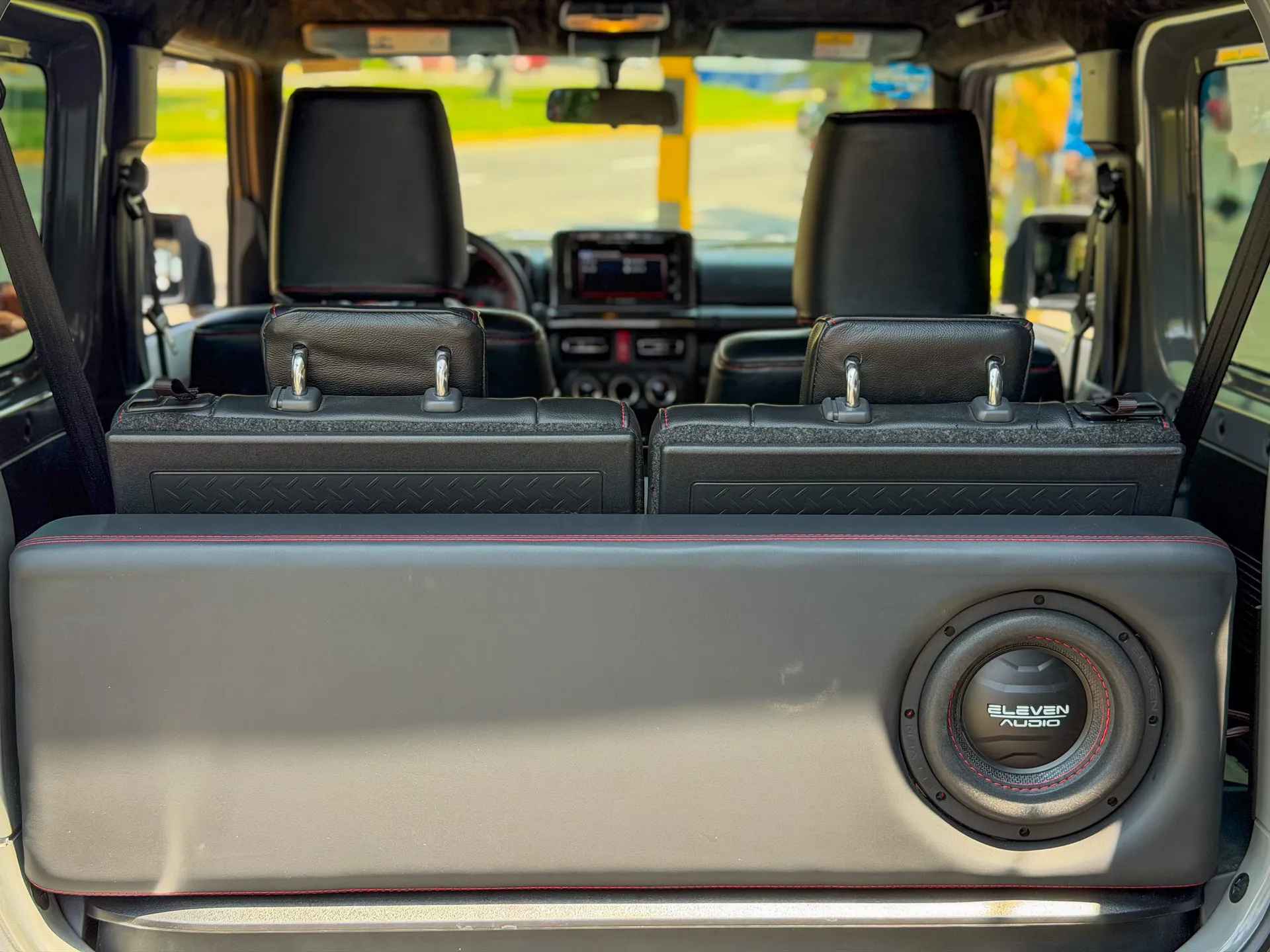 Car image 17