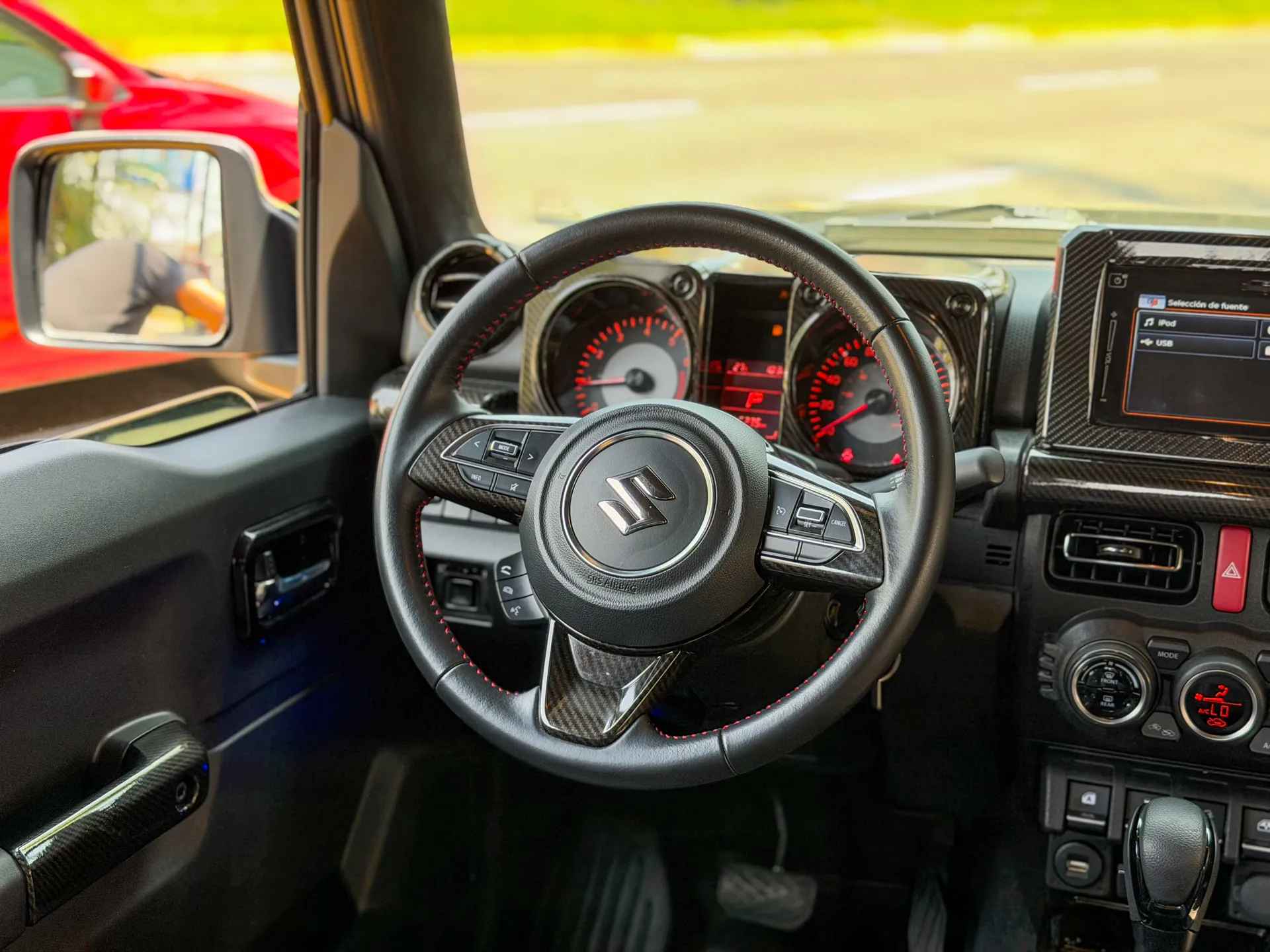 Car image 14