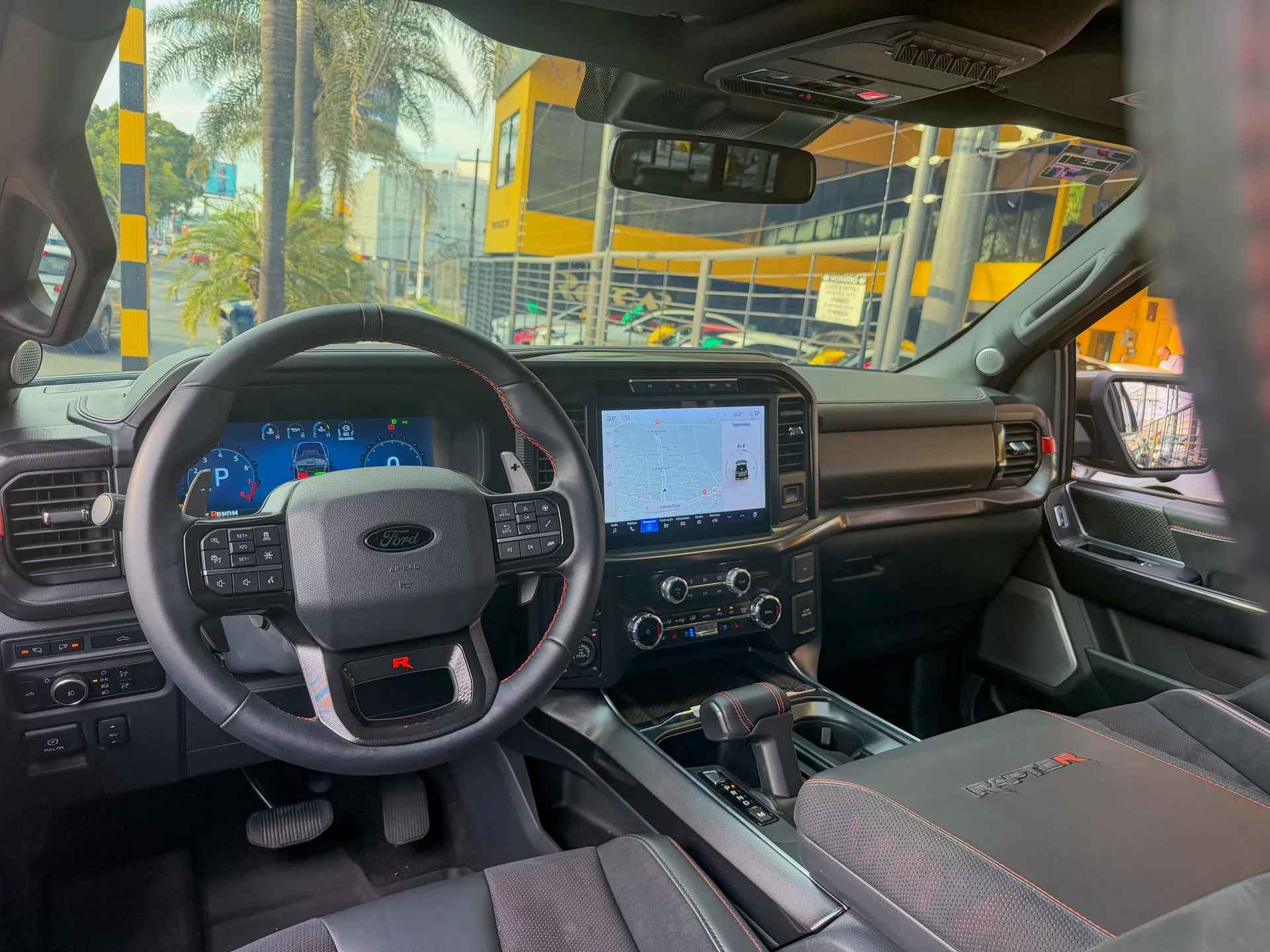 Car image 10