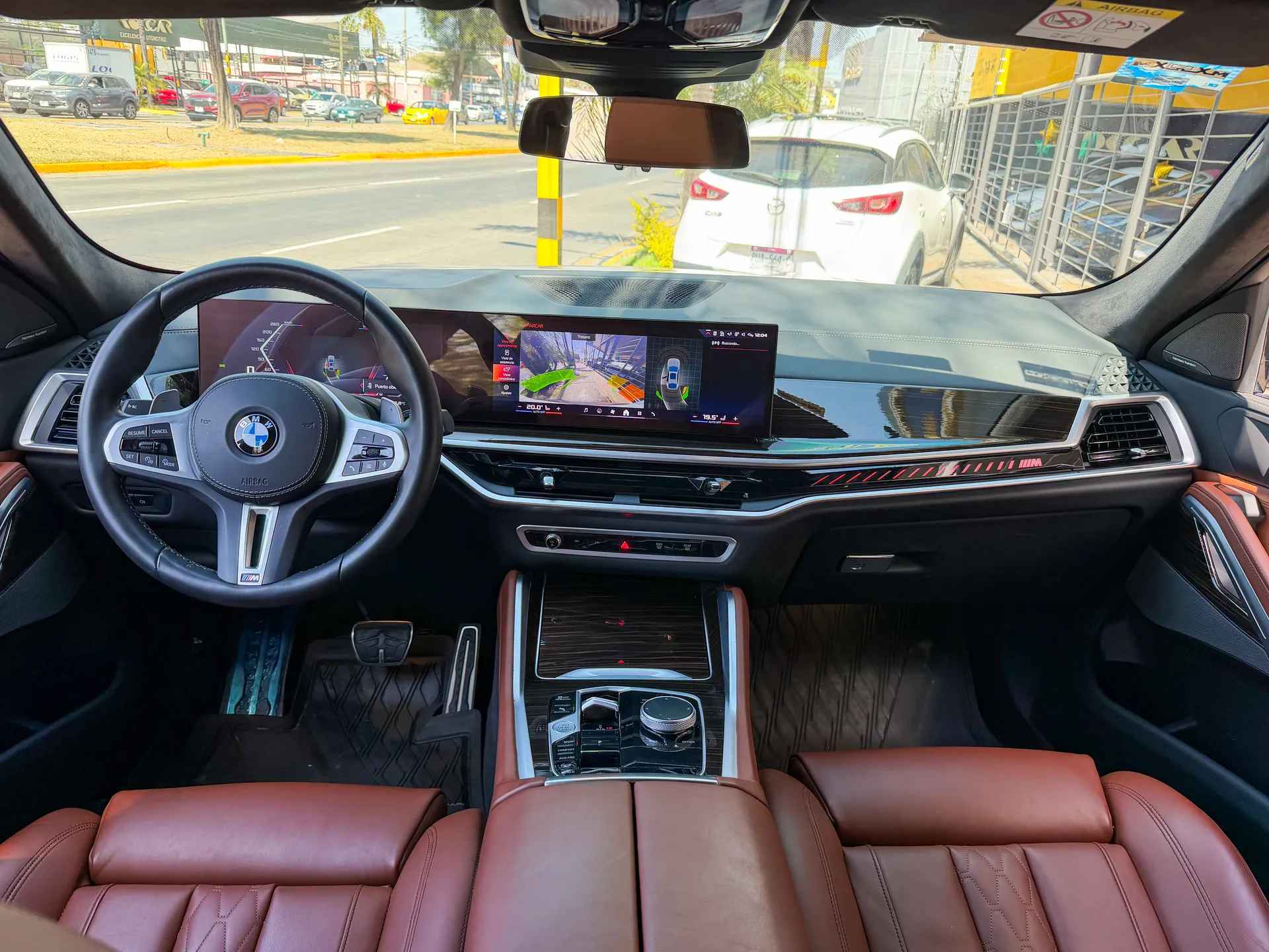 Car image 12