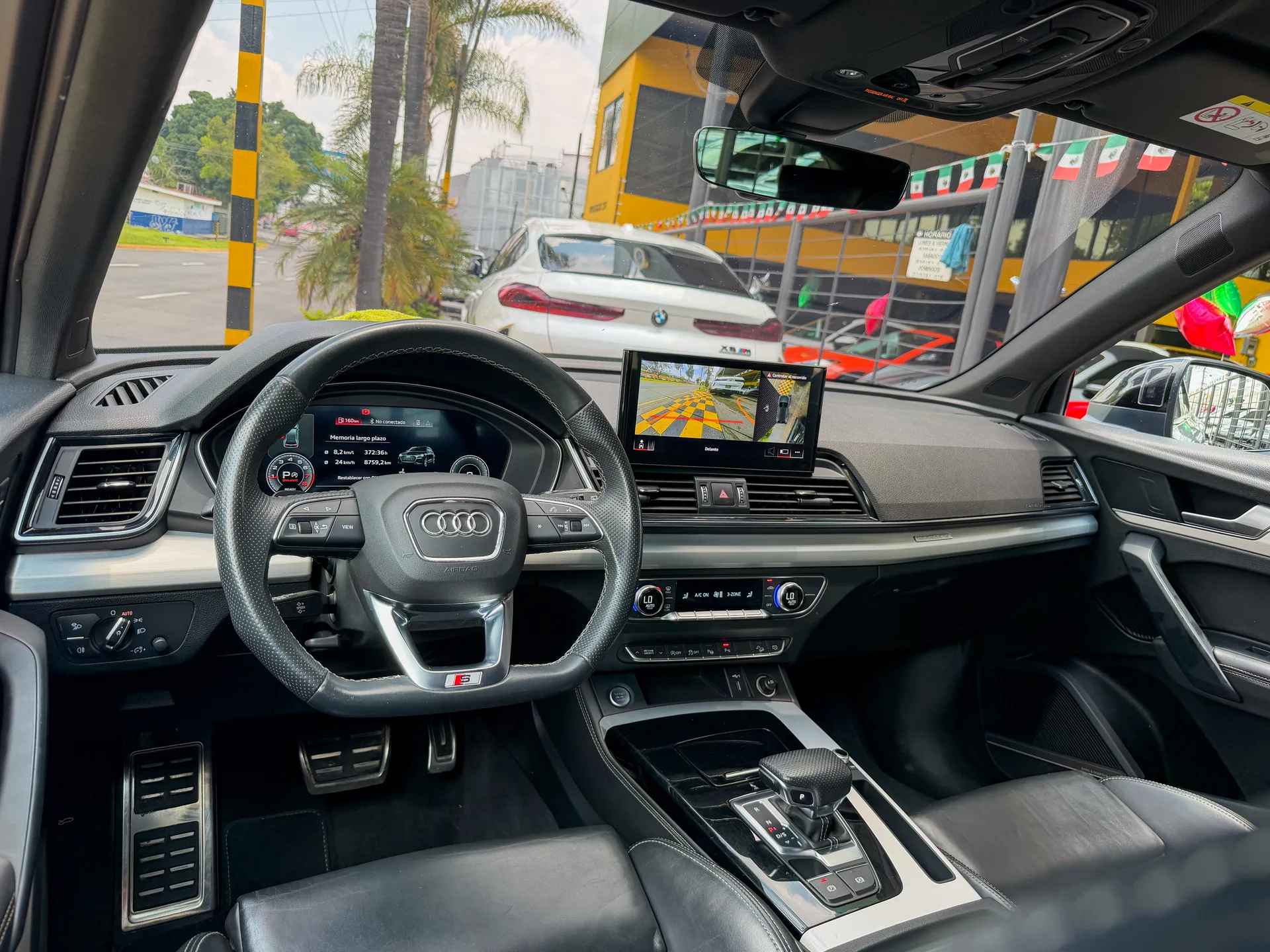 Car image 9