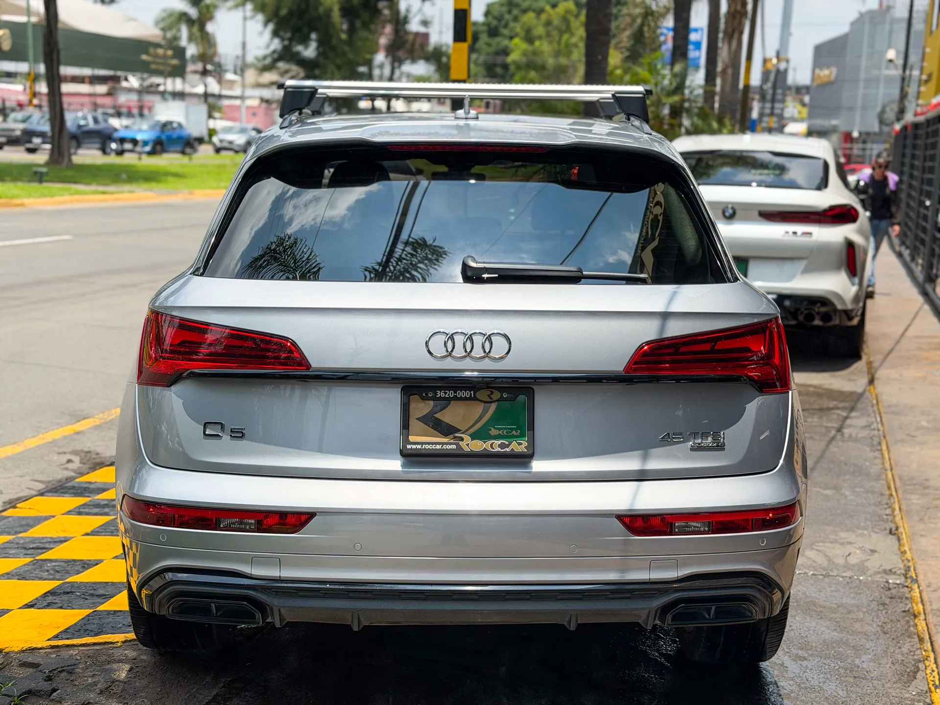Car image 8