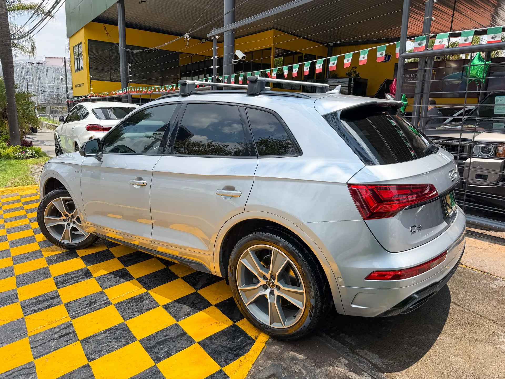 Car image 6