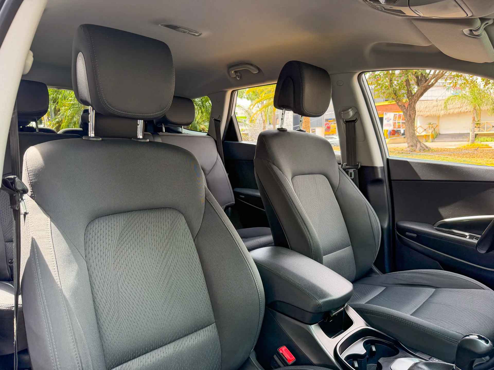 Car image 17