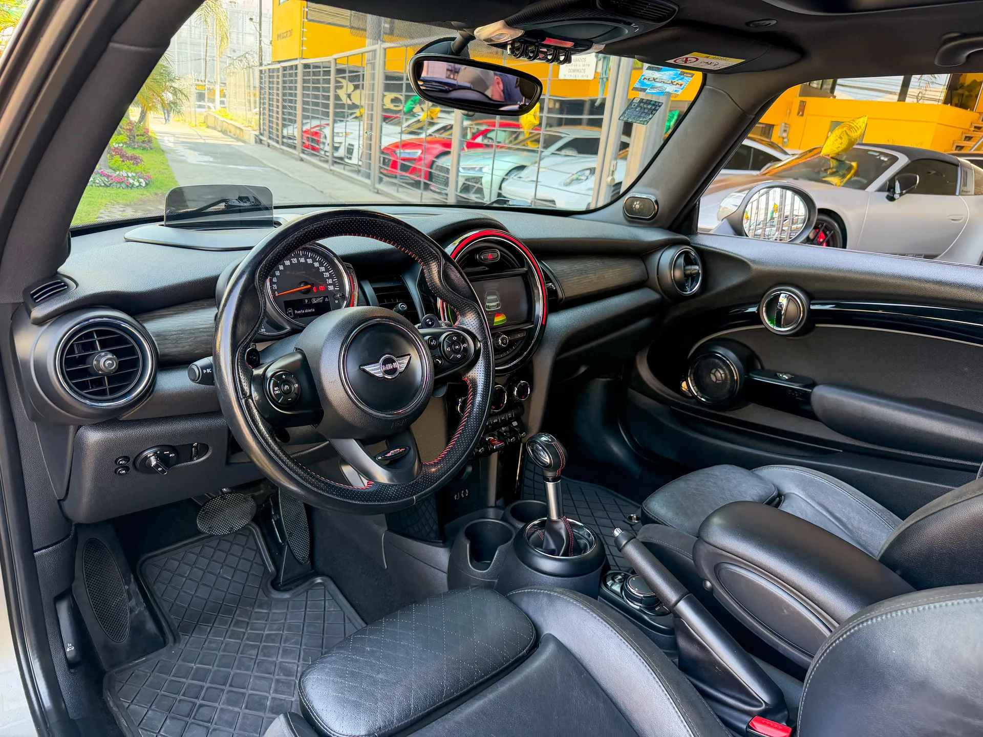 Car image 9