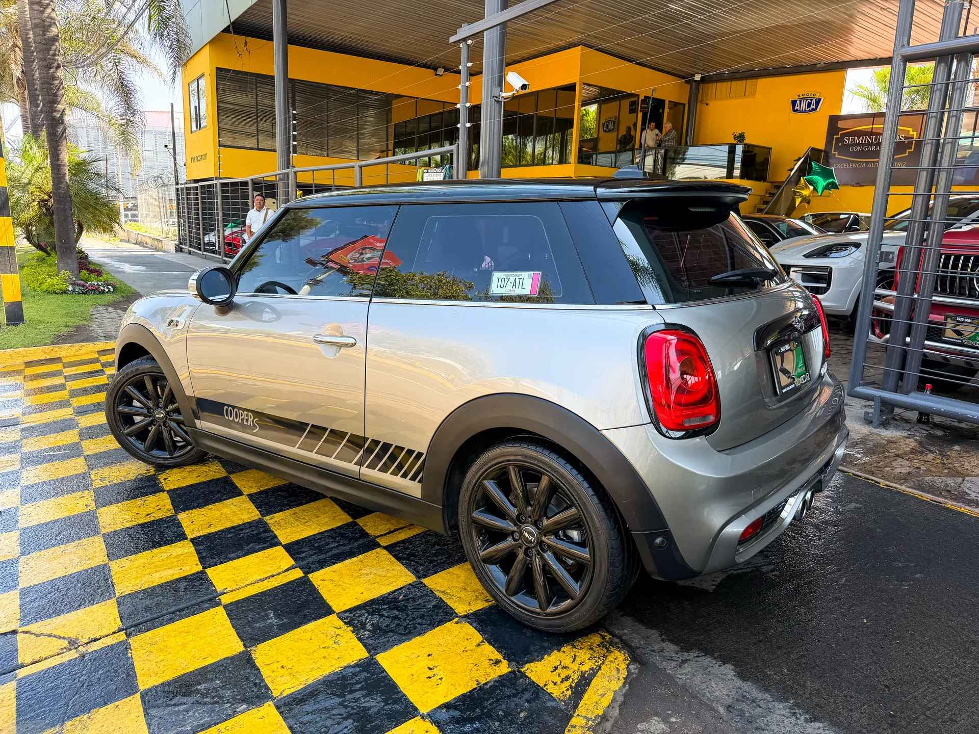 Car image 6