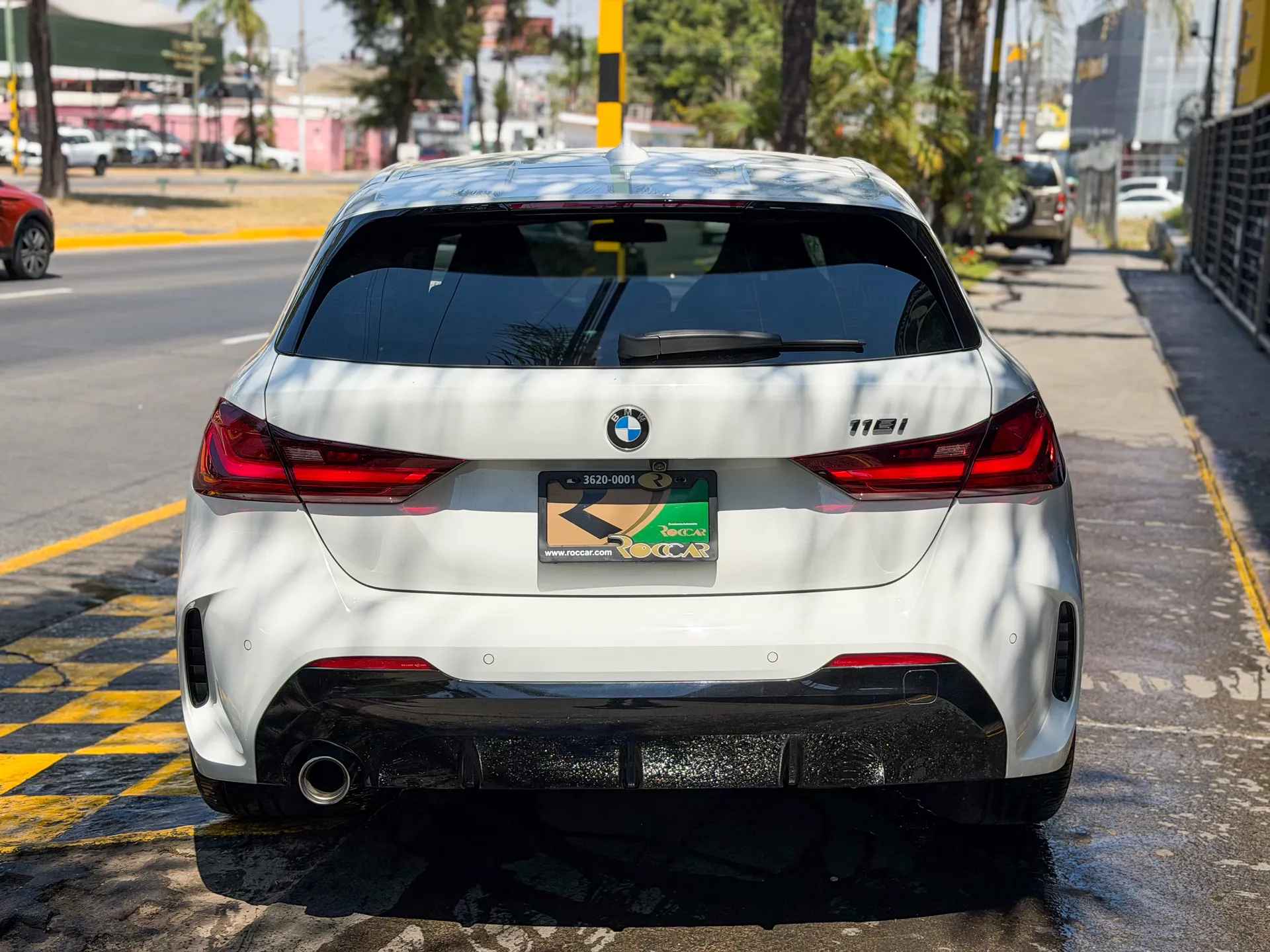 Car image 7