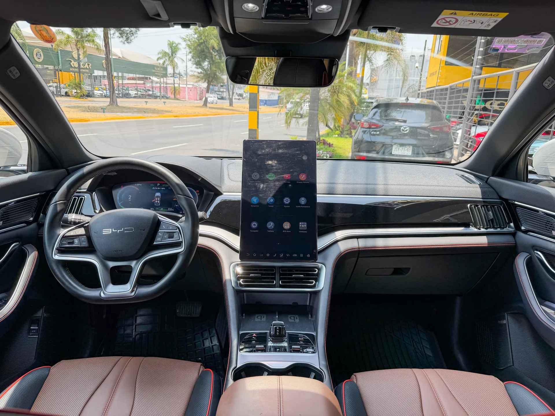Car image 17