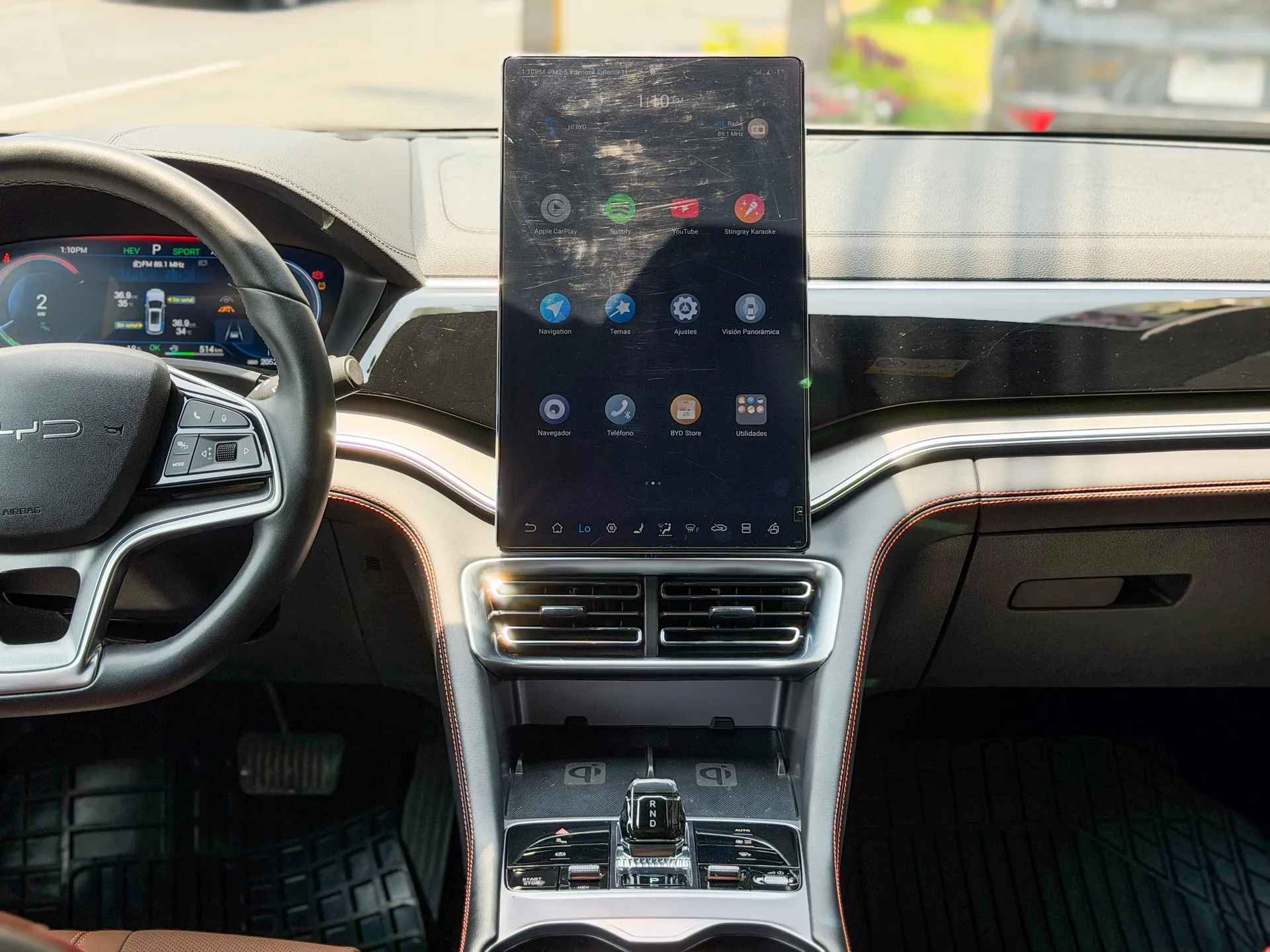 Car image 18