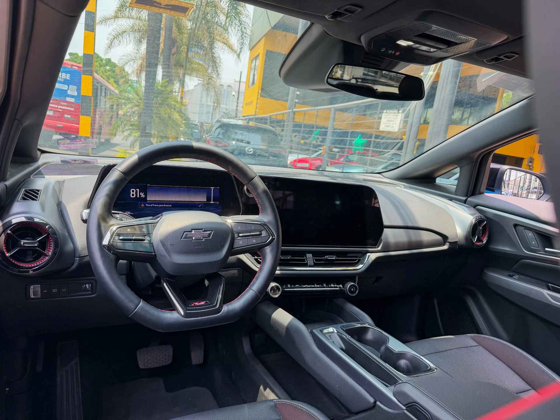 Car image 9