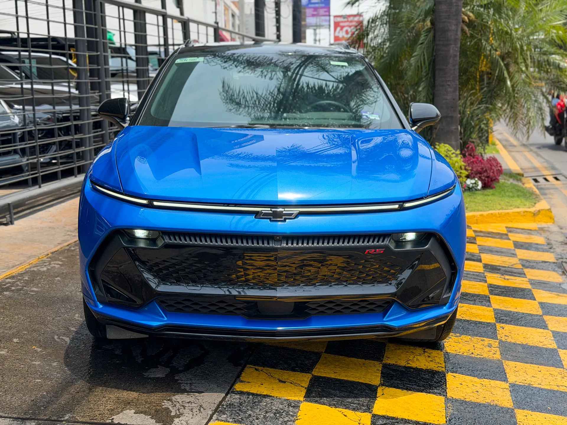 Car image 3