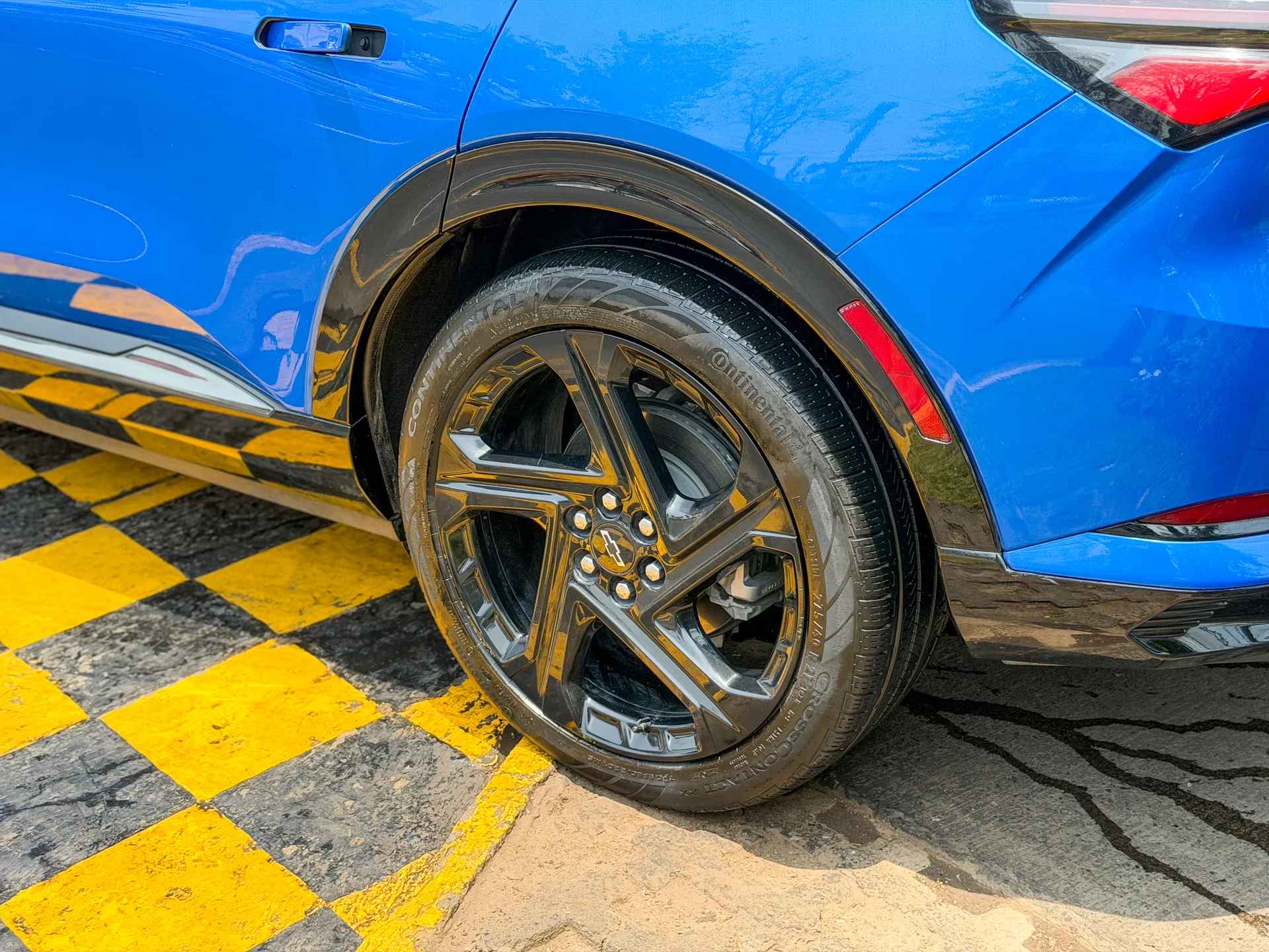 Car image 7