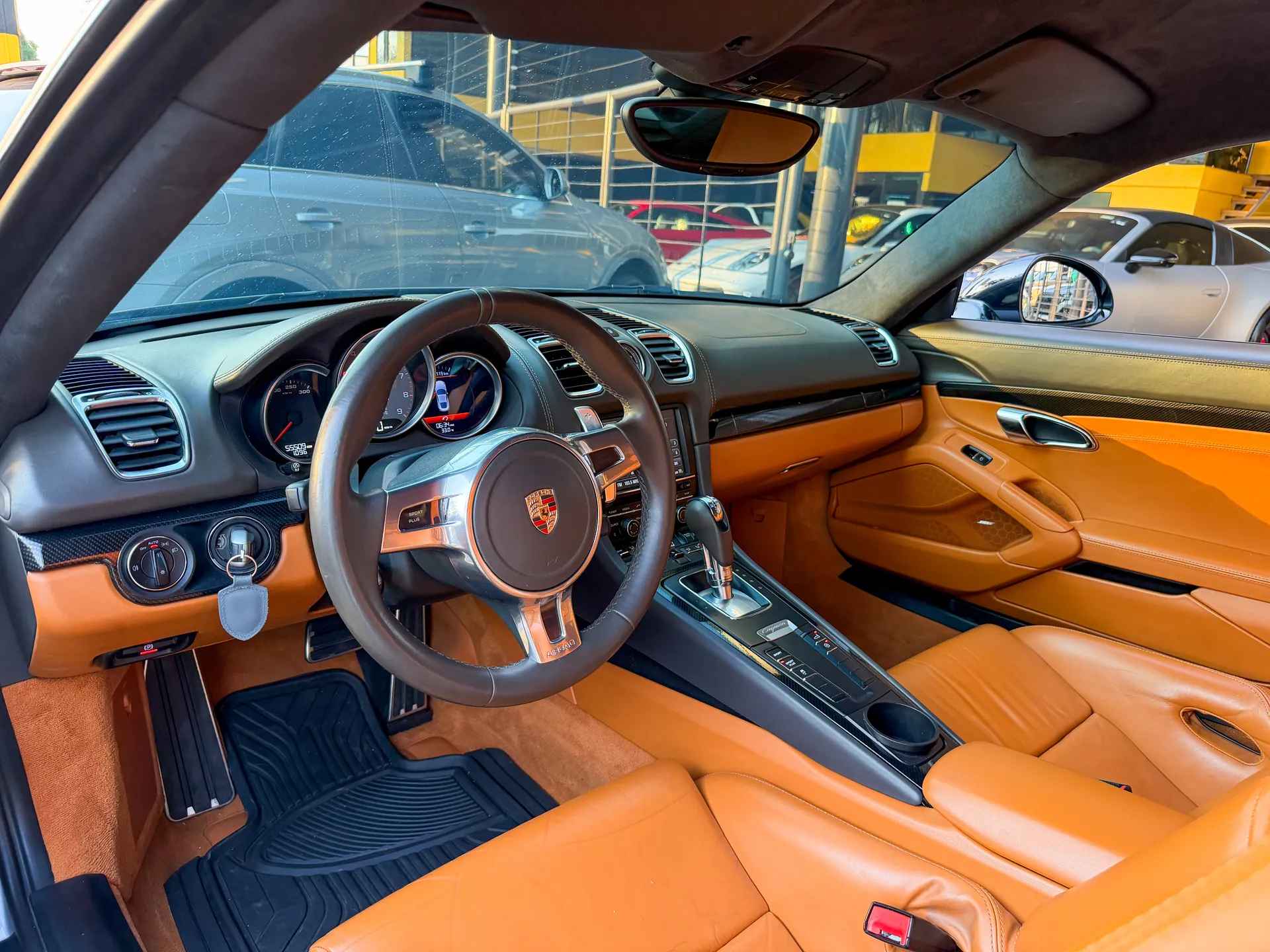 Car image 9